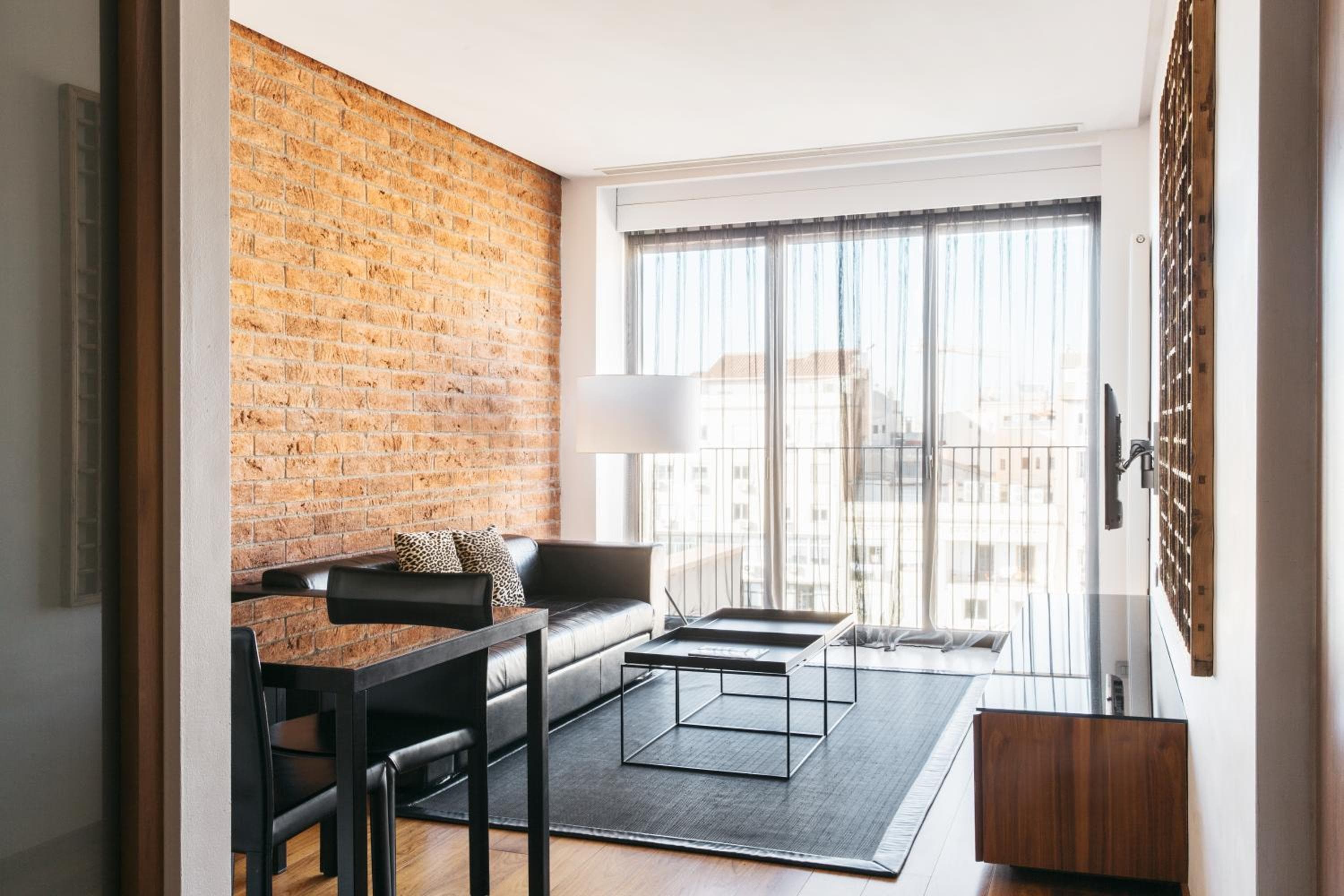 Suites Avenue — 24