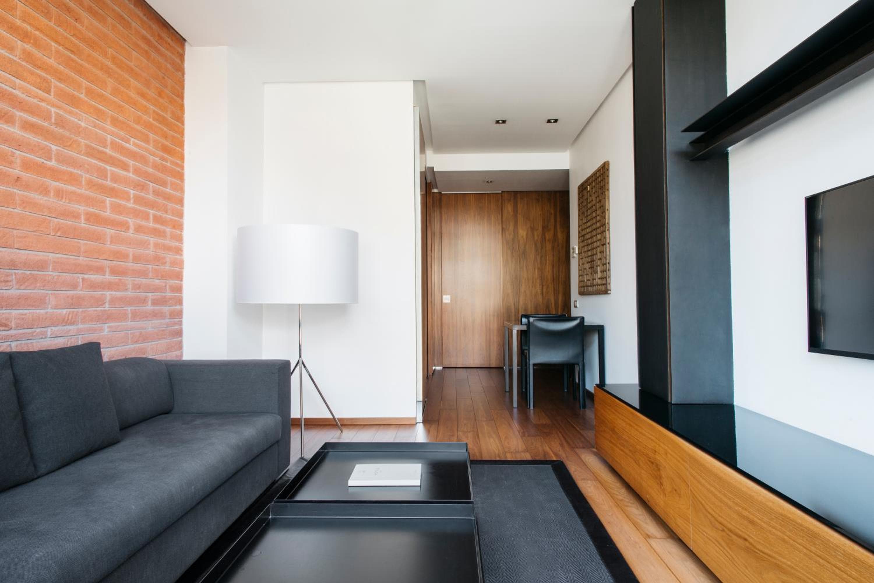 Suites Avenue — 23
