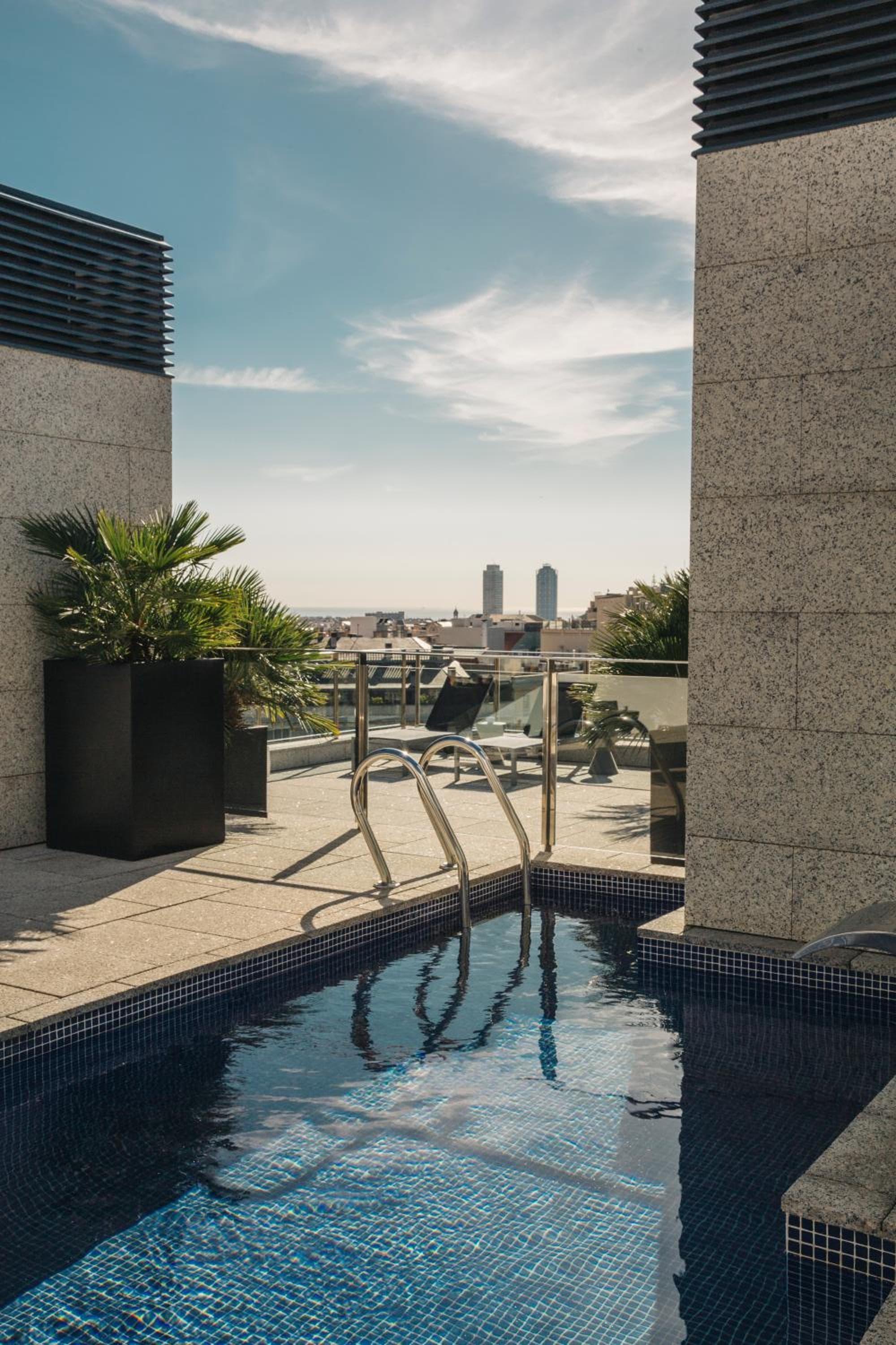 Suites Avenue — 5