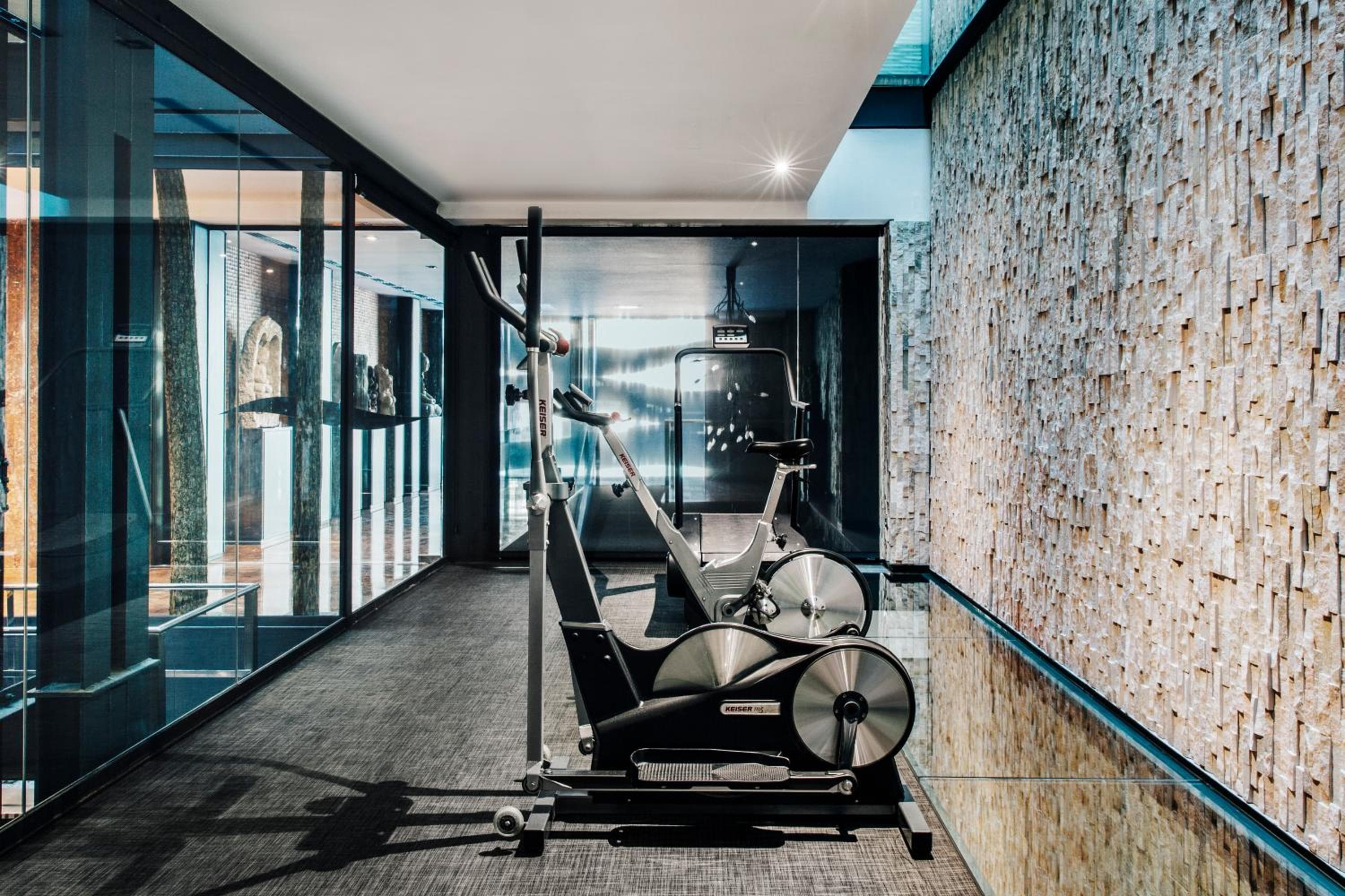 Suites Avenue — 11