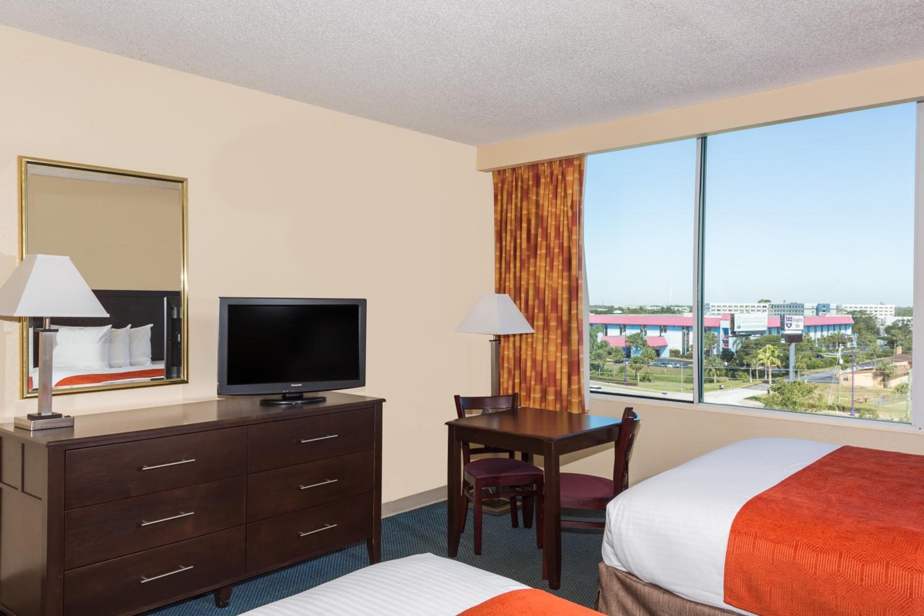 Ramada by Wyndham Kissimmee Gateway - Free Theme Park Shuttle — 8