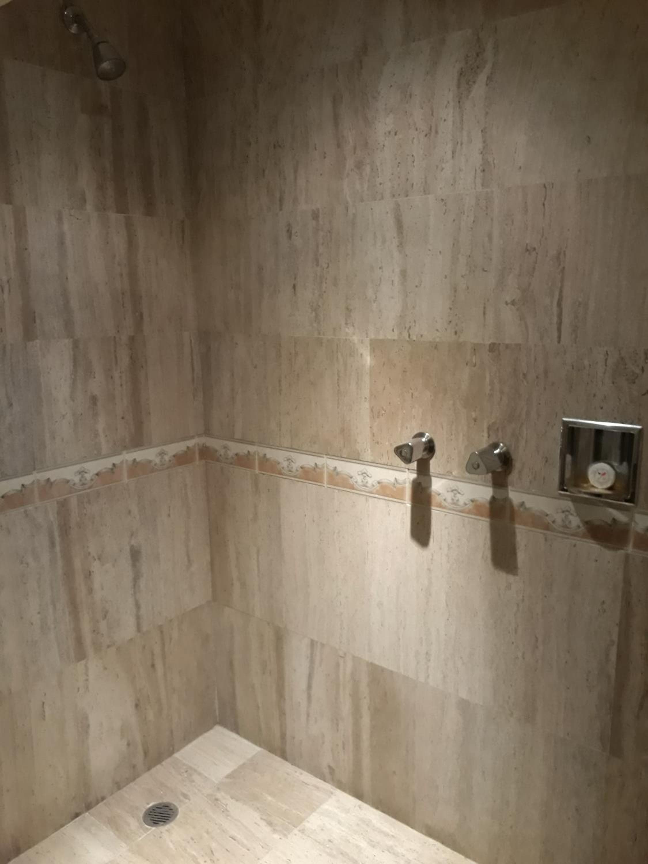 Hotel PF — 2