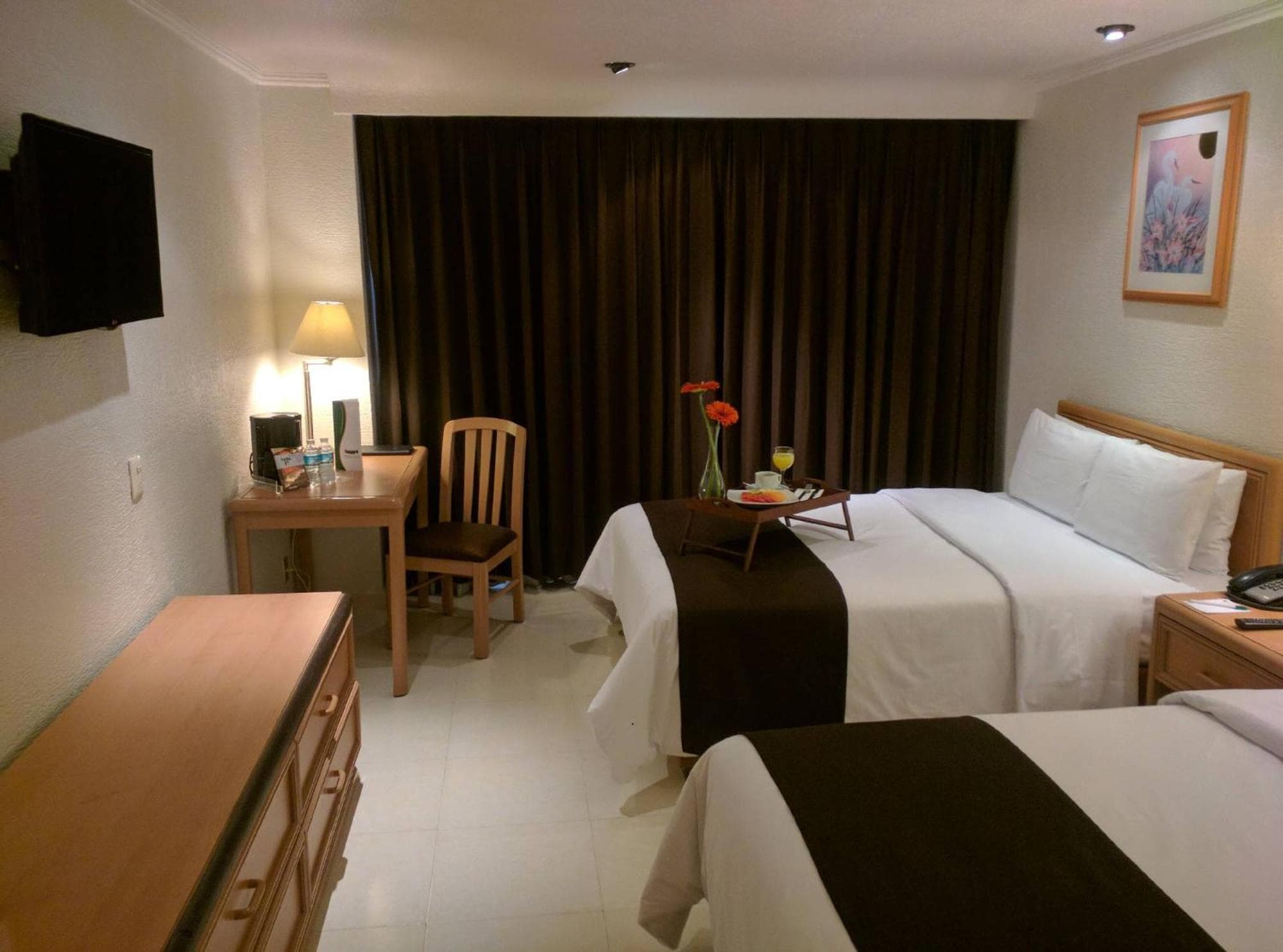Hotel PF — 3