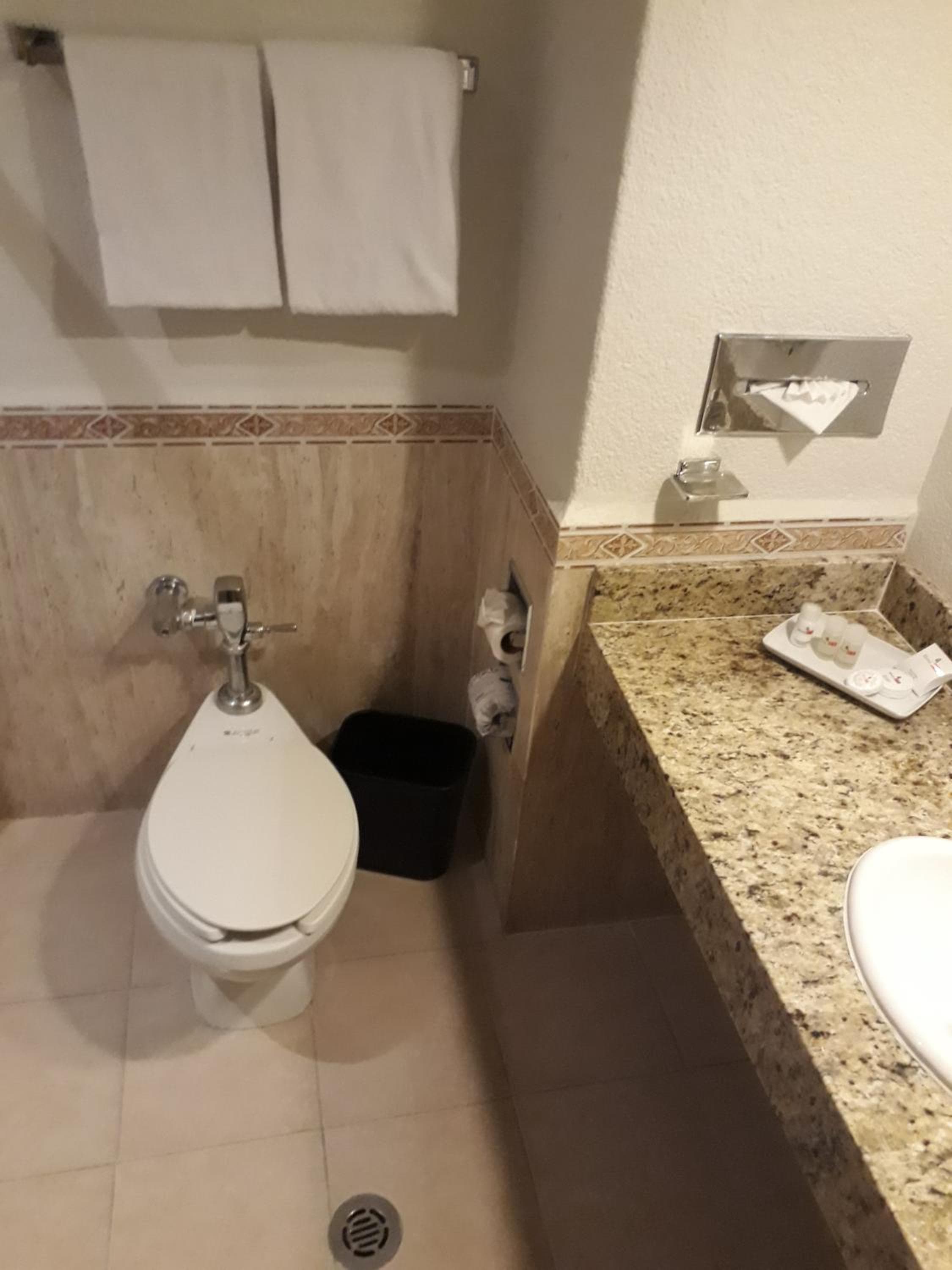 Hotel PF — 14