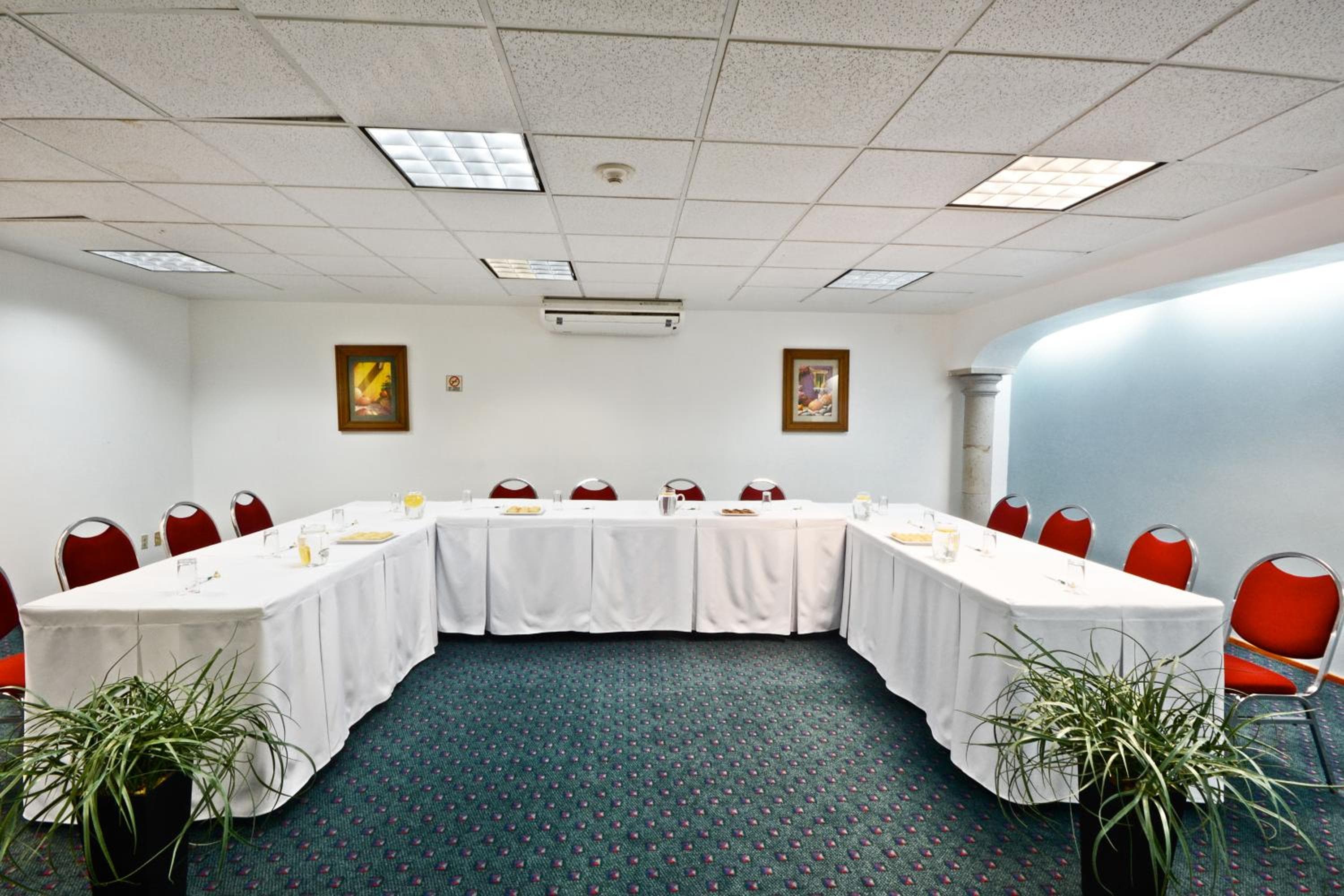 Hotel & Suites PF — 13