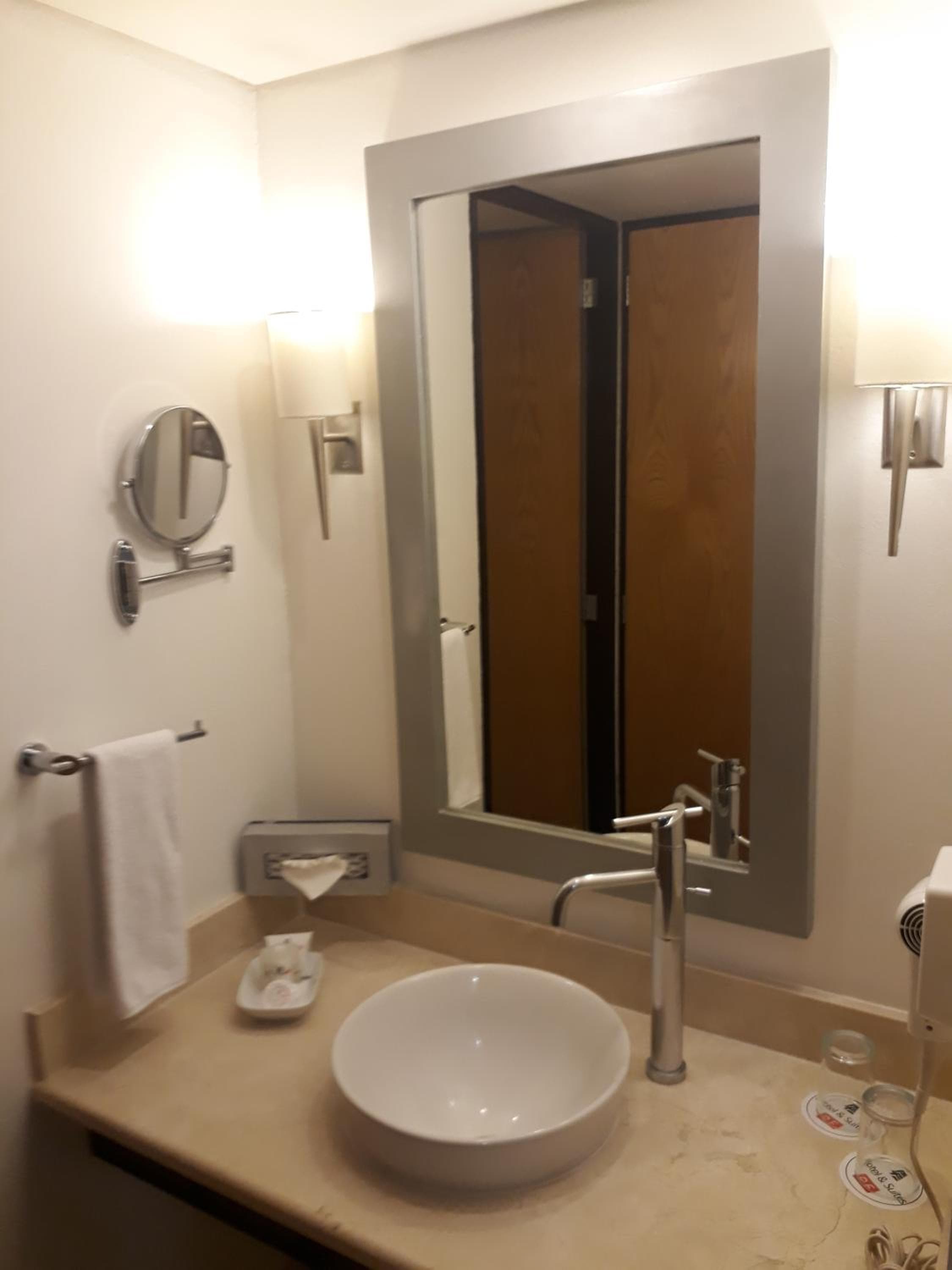 Hotel & Suites PF — 8
