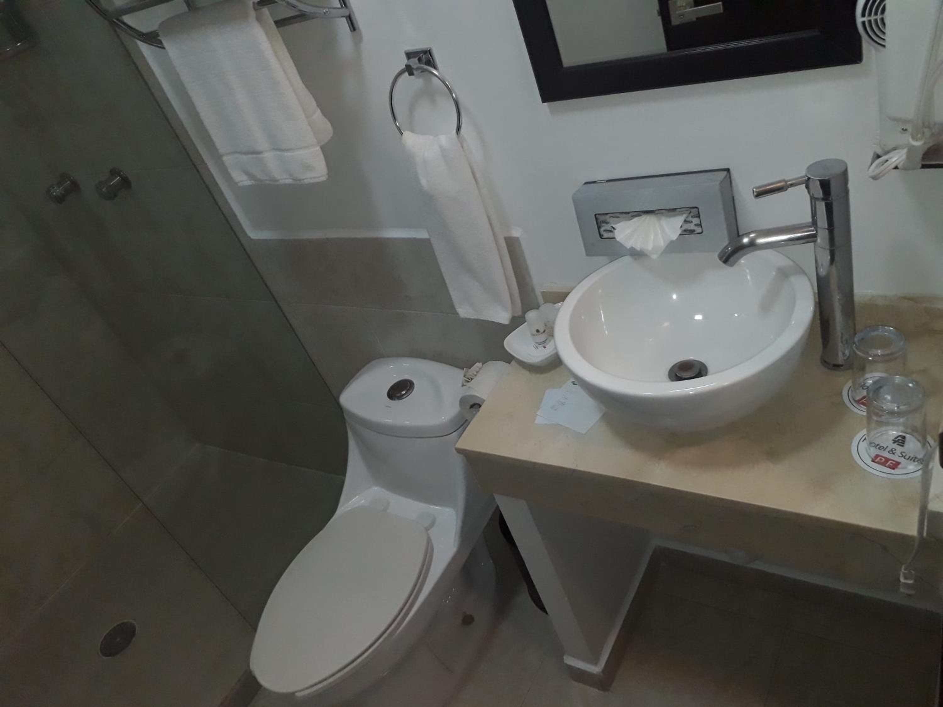 Hotel & Suites PF — 15