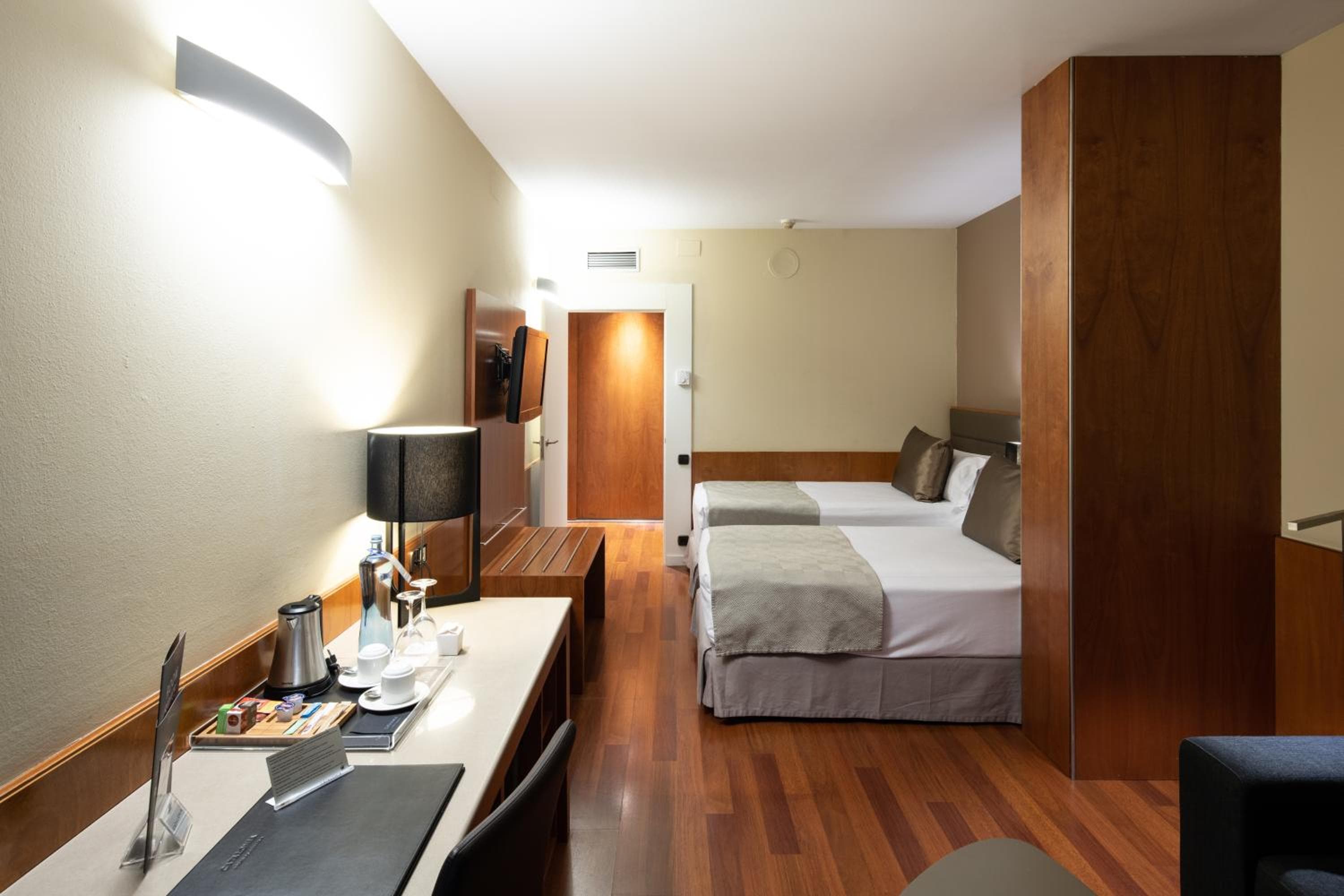 Catalonia Diagonal Centro — 25