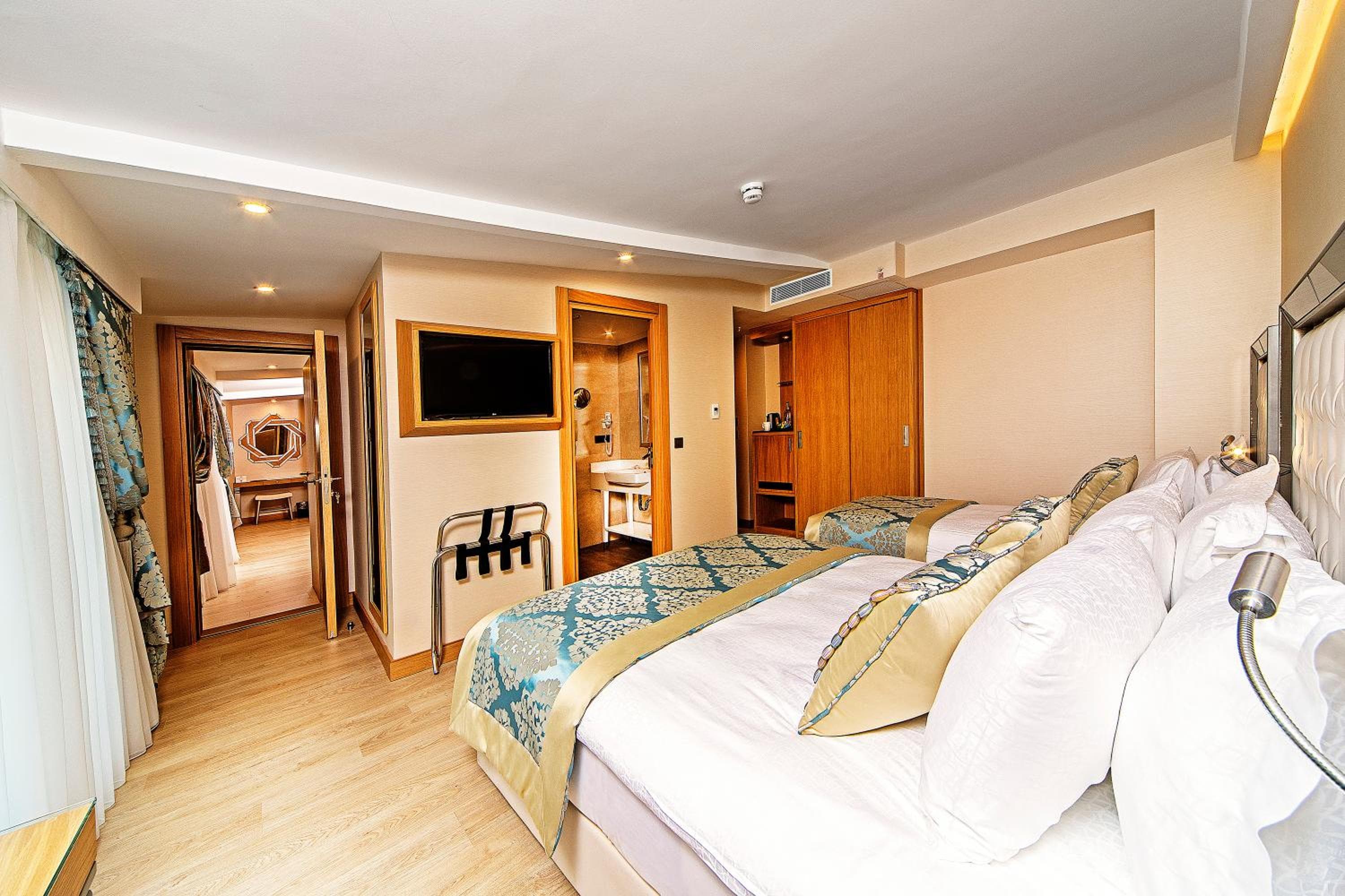 Mukarnas Taksim Hotel — 19
