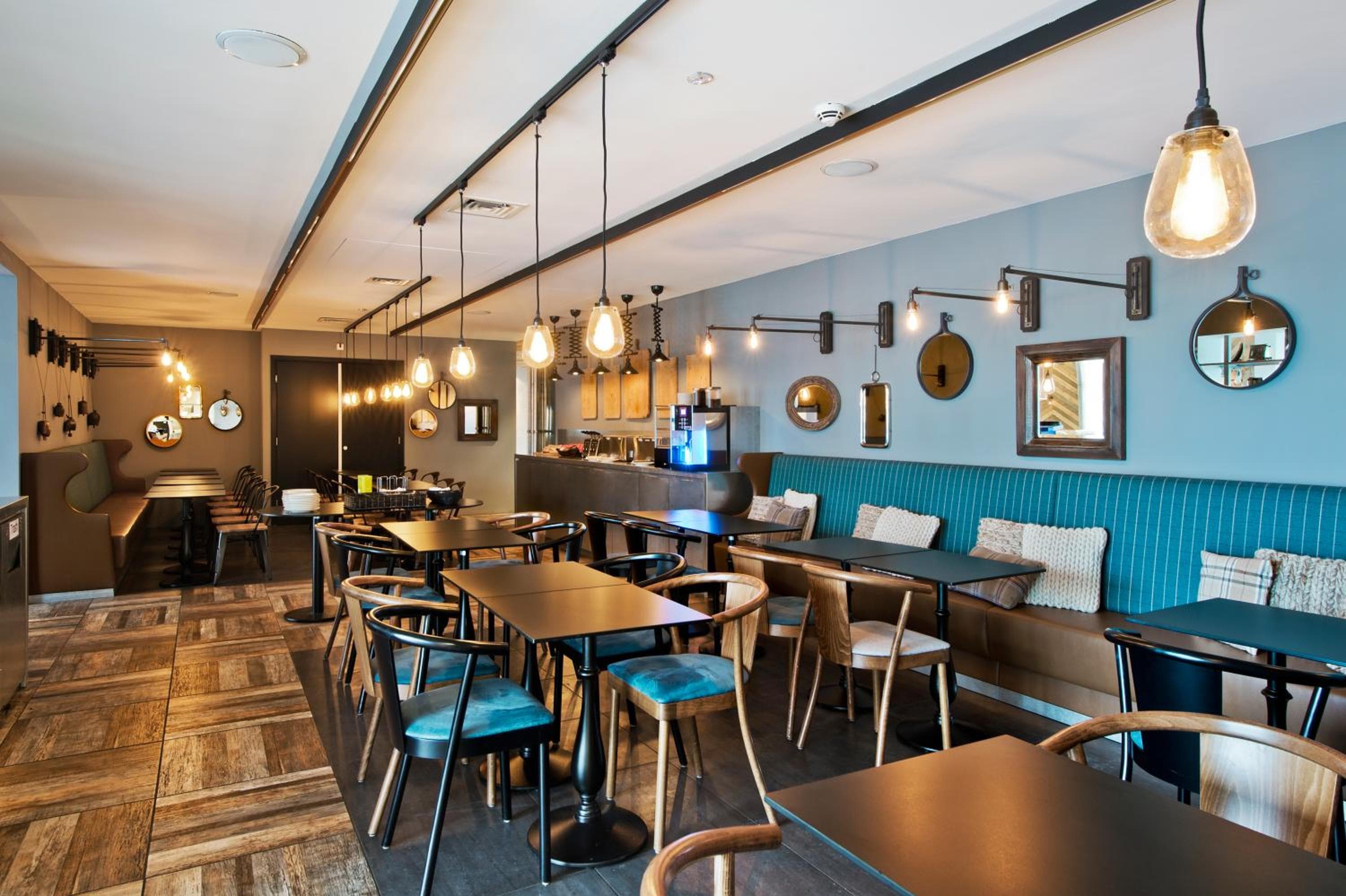 Hotel Urban Lodge — 18