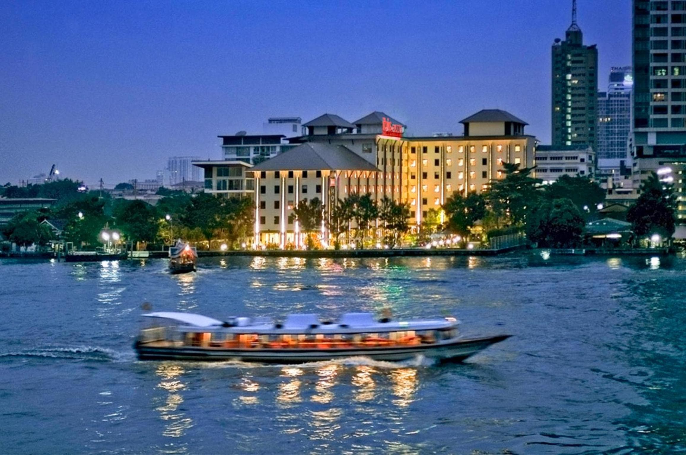 Ibis Bangkok Riverside — 8