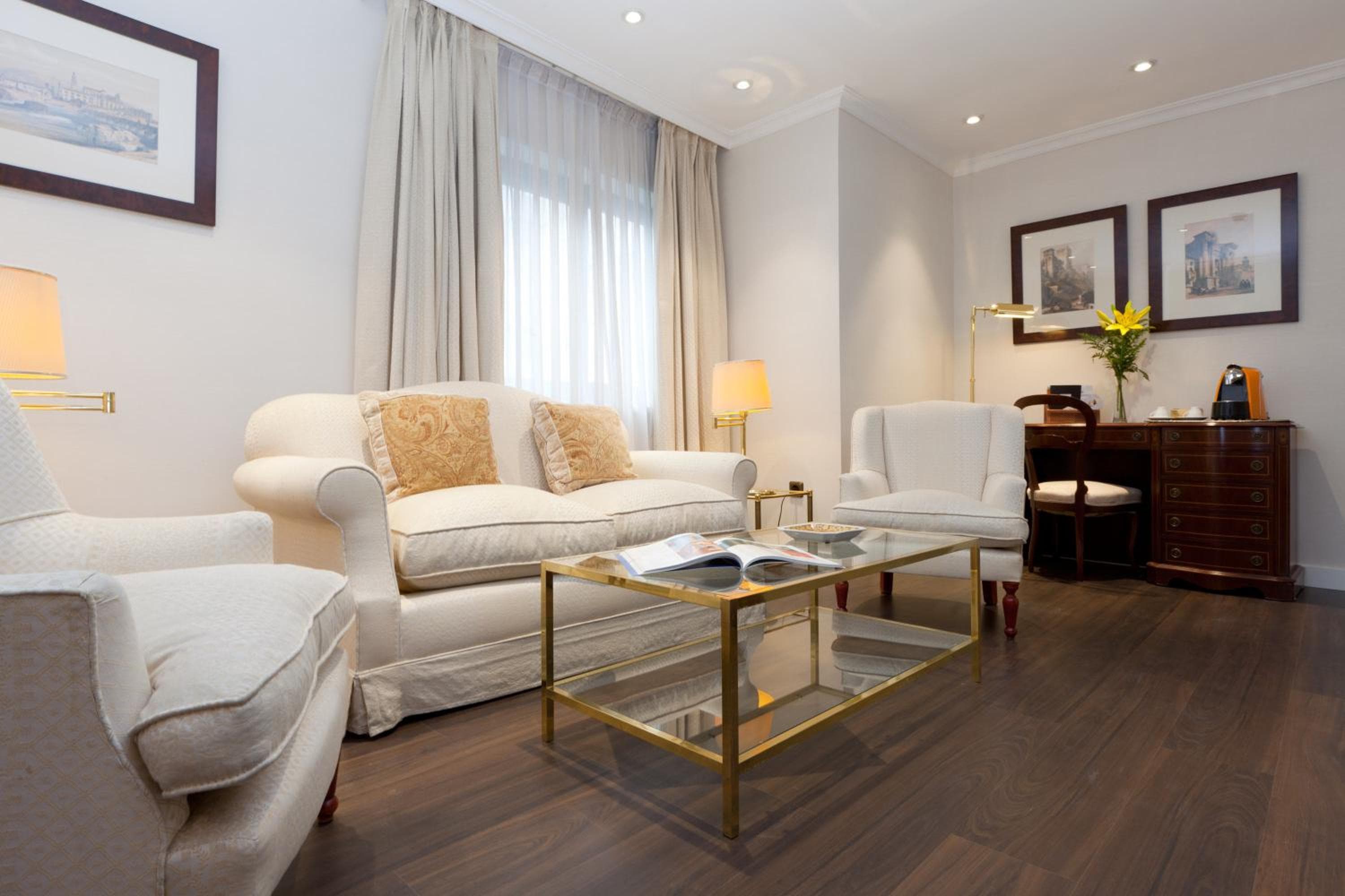 Hotel Praga — 4
