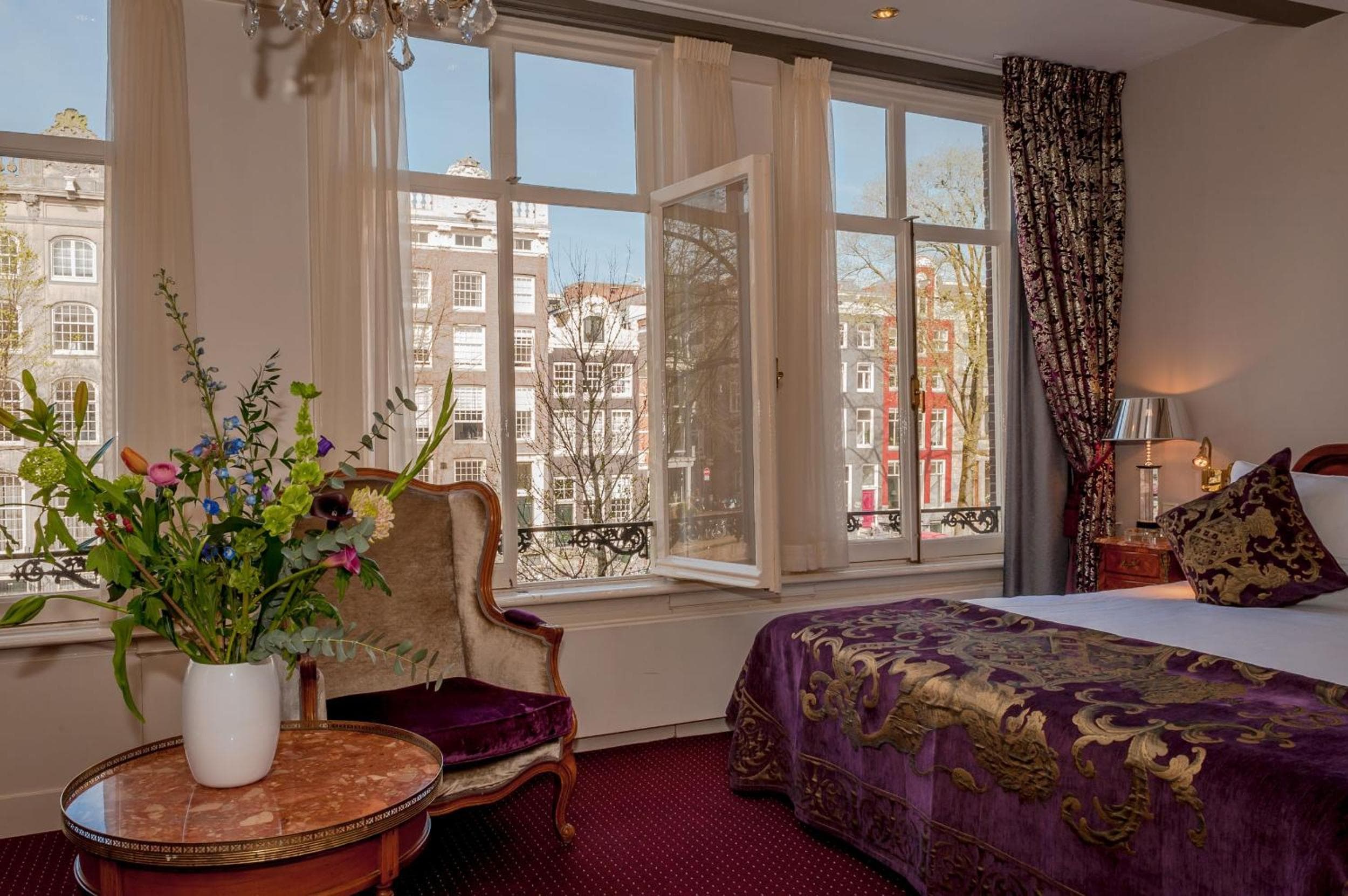 Ambassade Hotel — 27