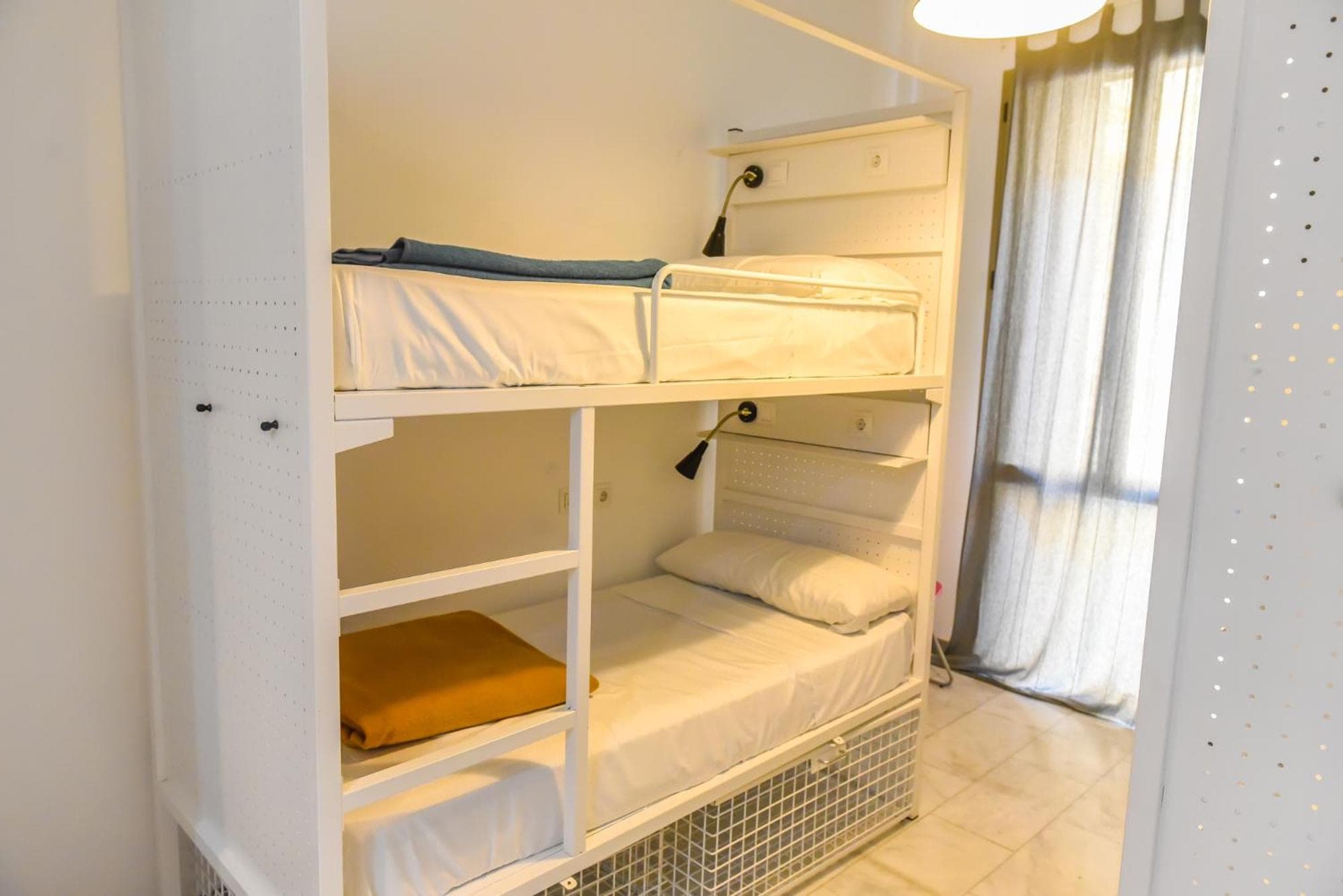 Feel Hostels Soho Malaga — 17