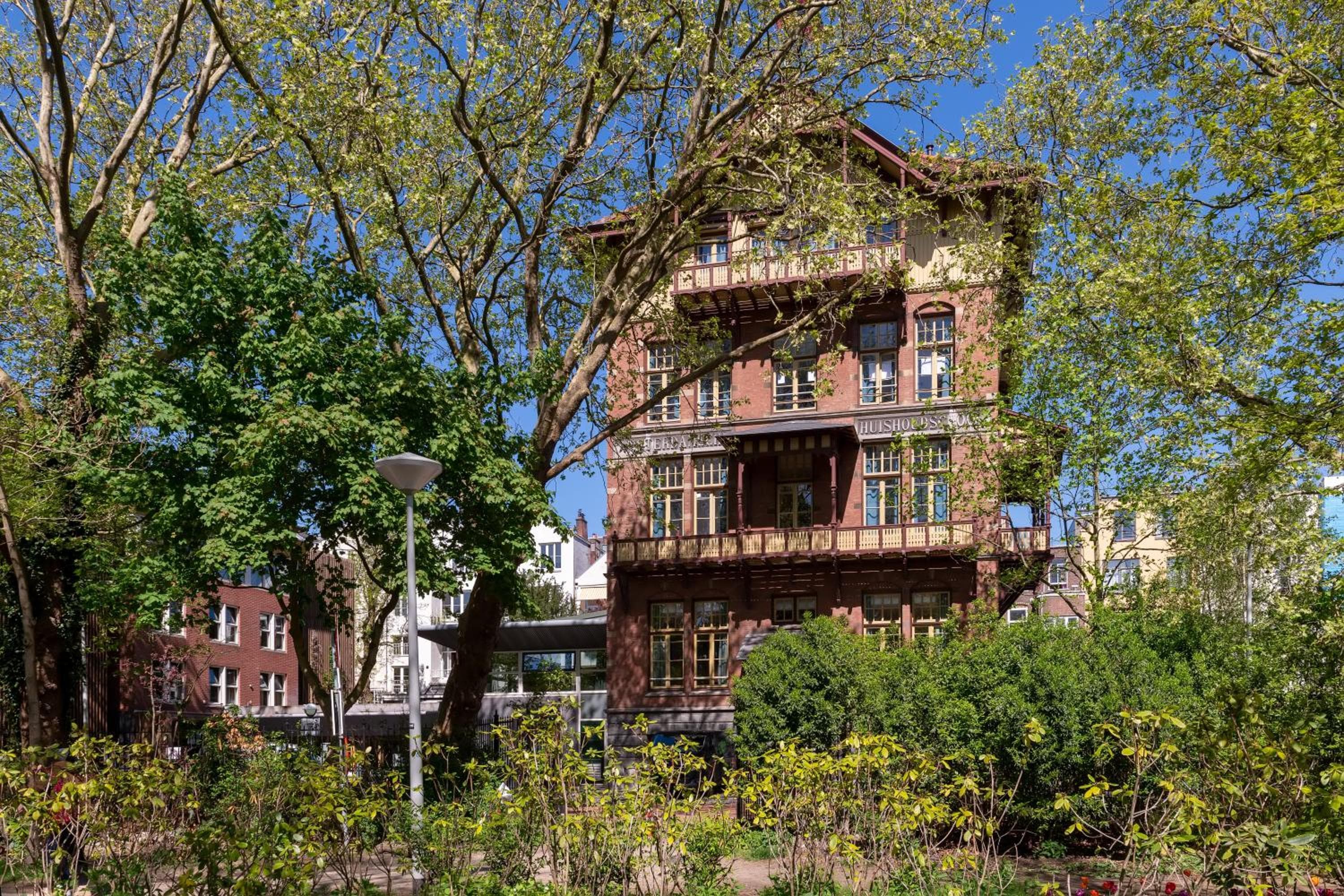Stayokay Hostel Amsterdam Vondelpark — 1