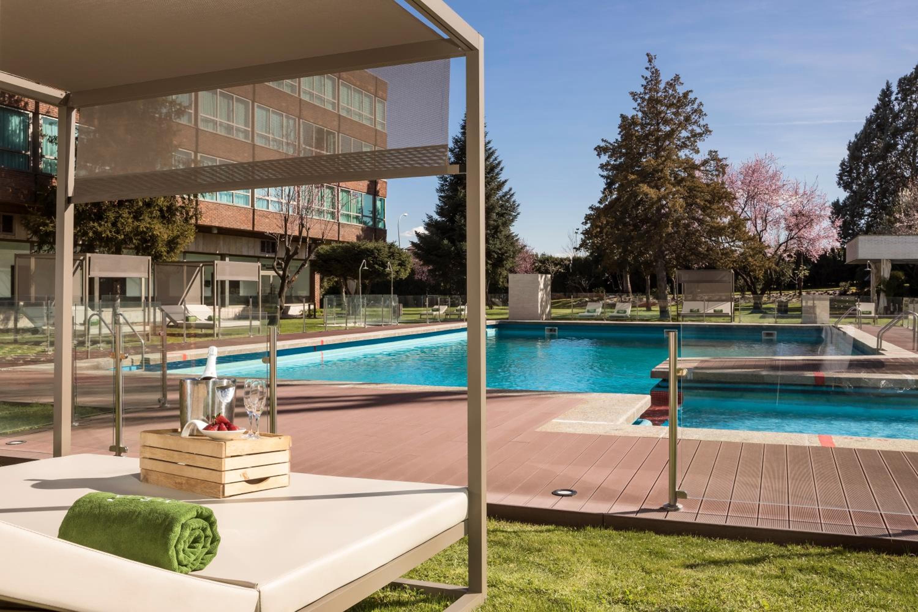 Meliá Barajas — 1
