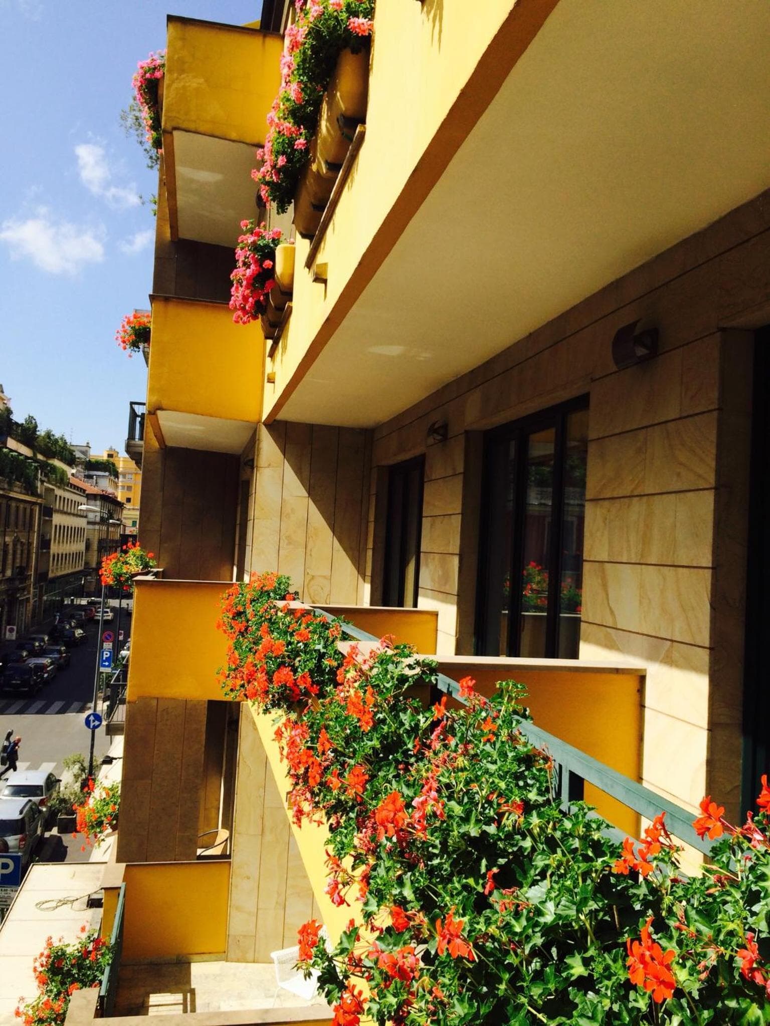Hotel Mythos — 3