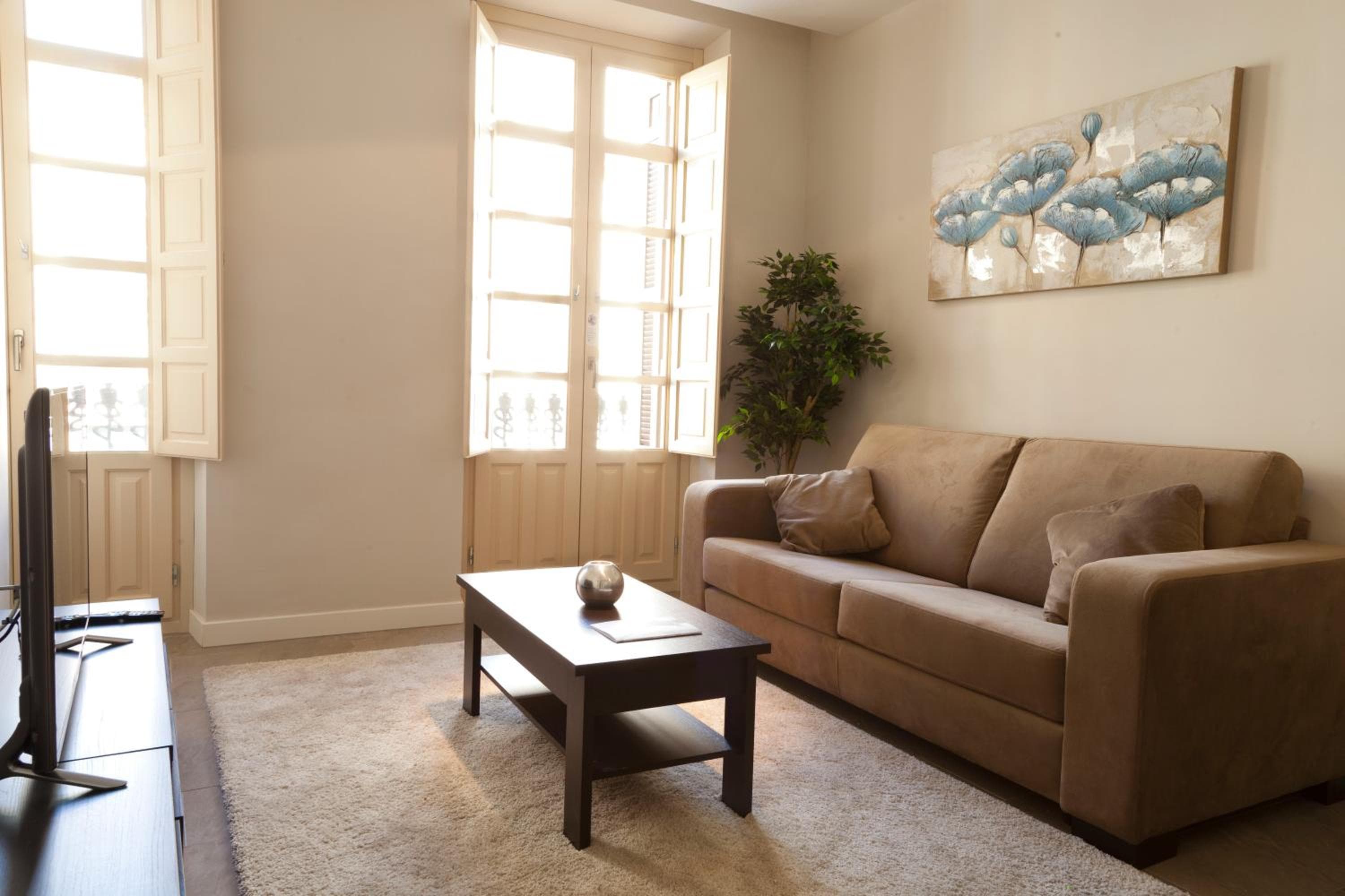 Apartamentos Pinar Málaga Centro - Carretería — 28