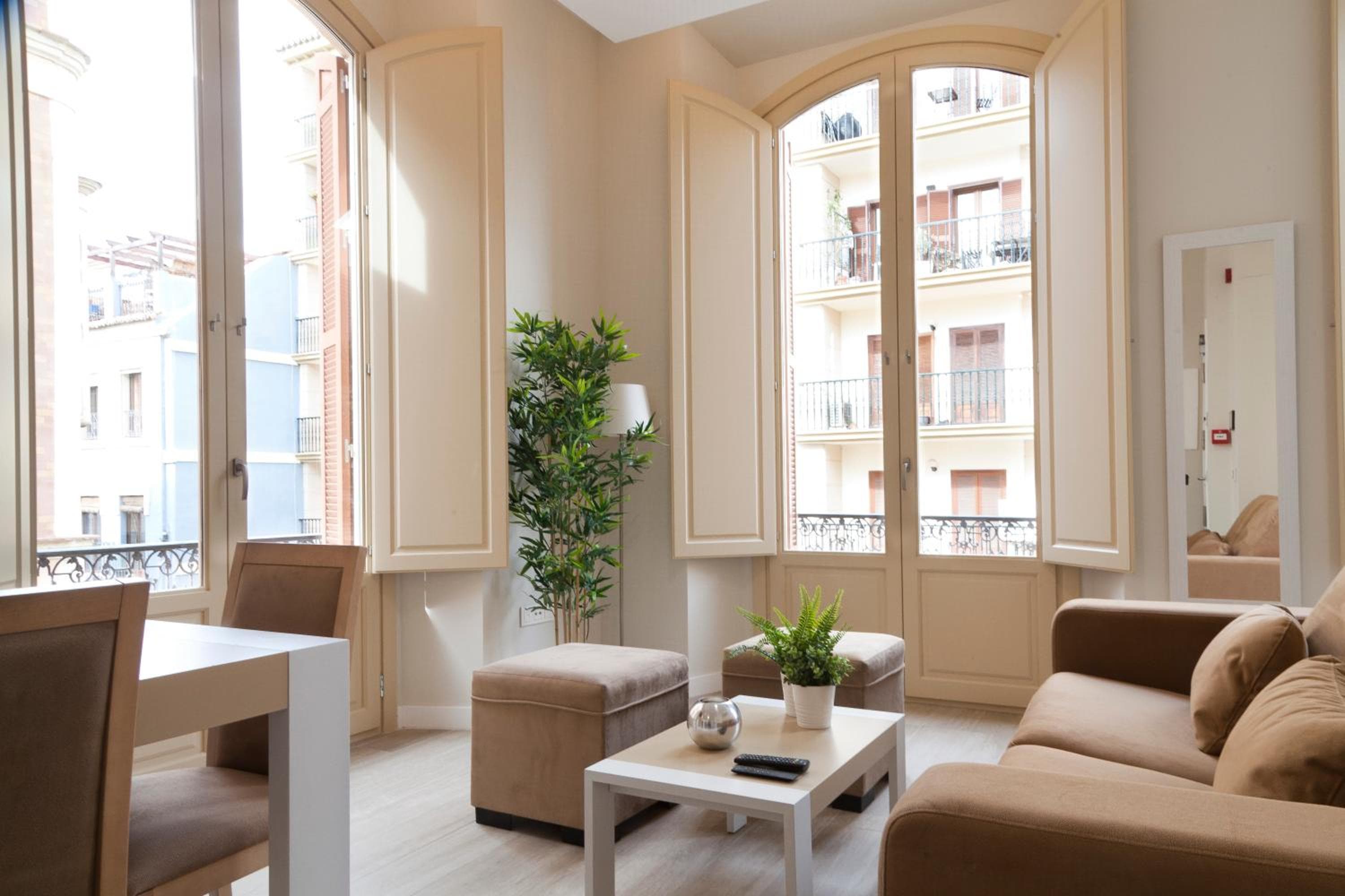 Apartamentos Pinar Malaga Centro — 2