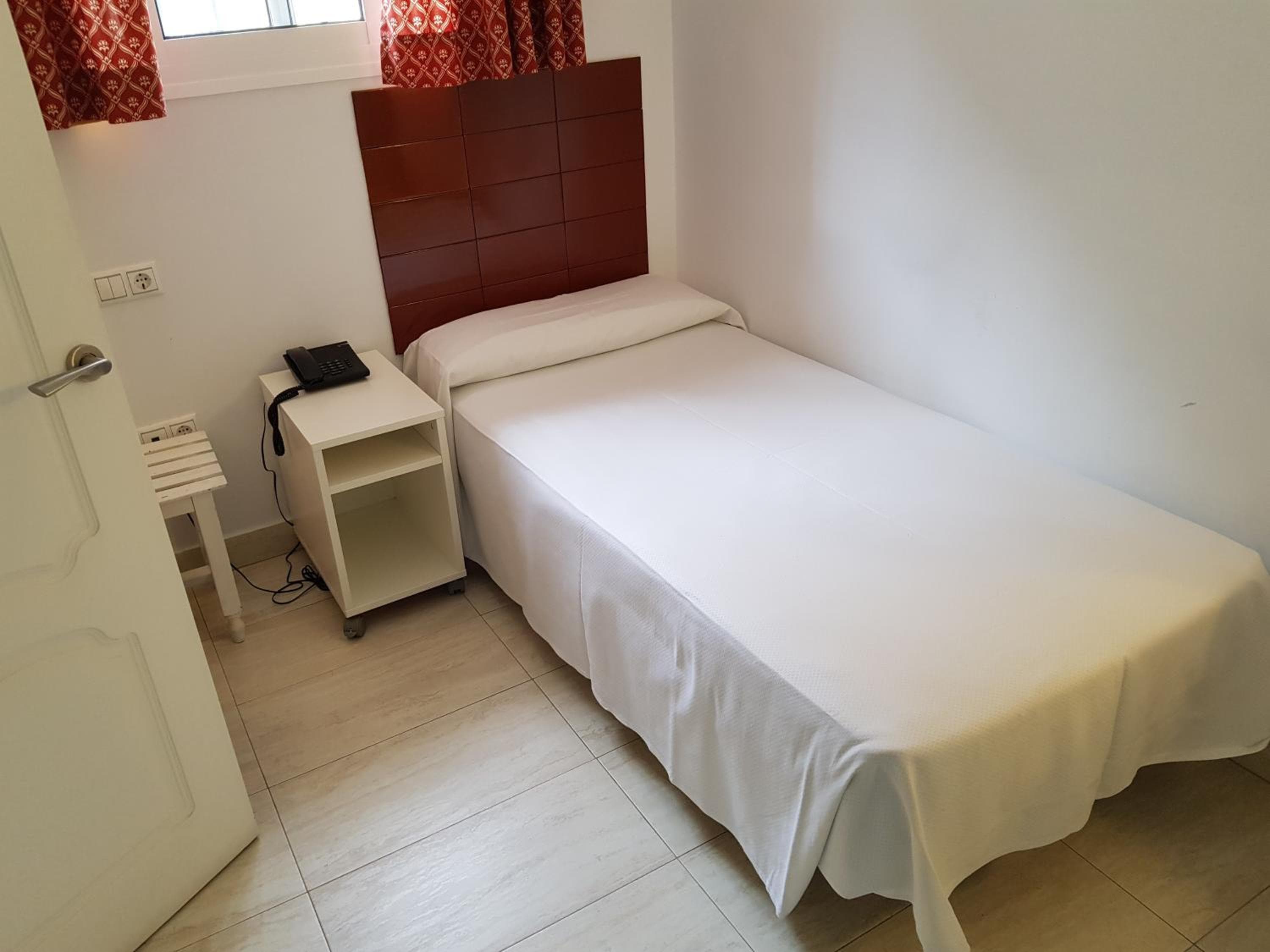 Hotel Eliseos — 8