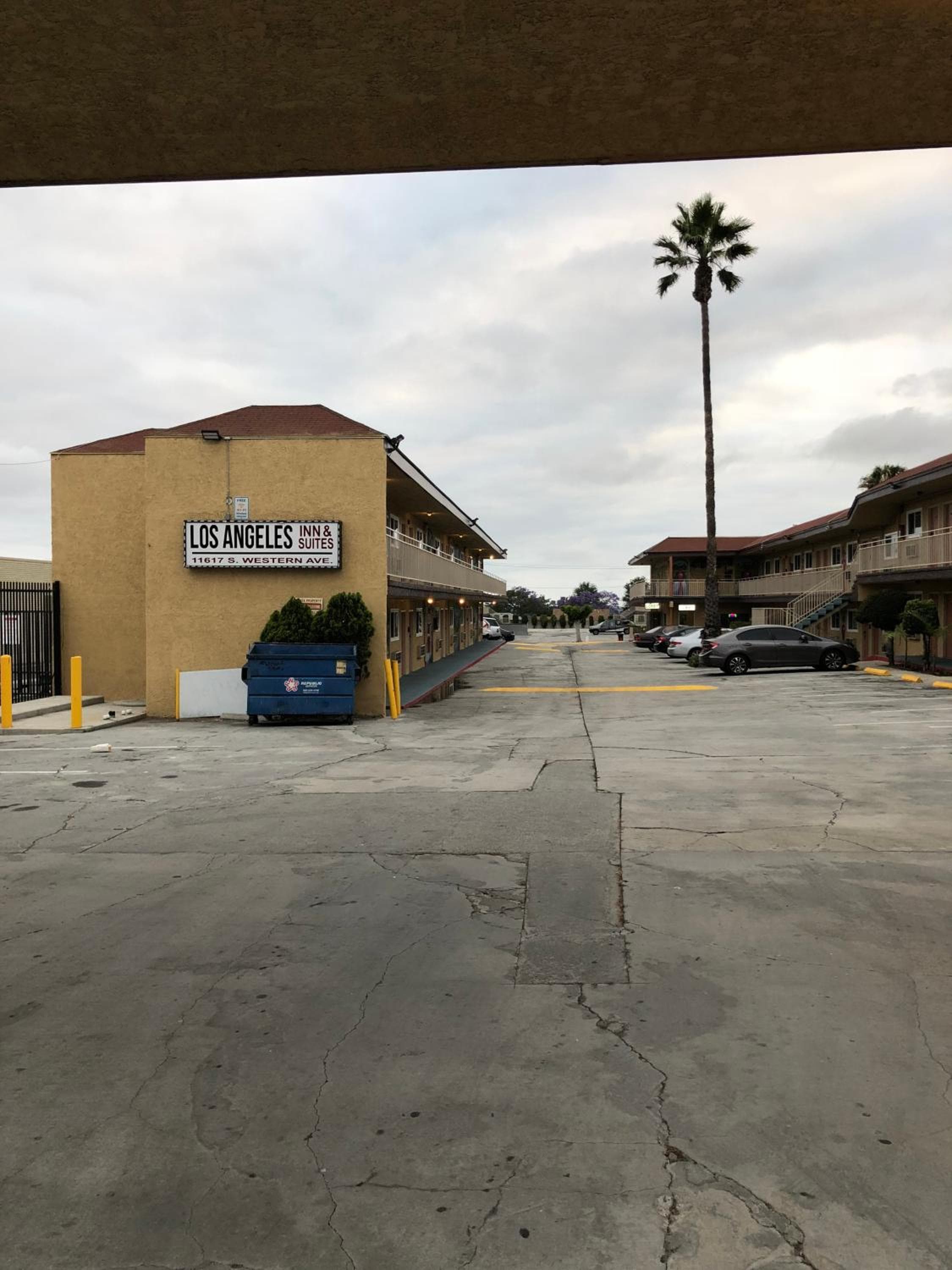 Los Angeles Inn & Suites - LAX — 11