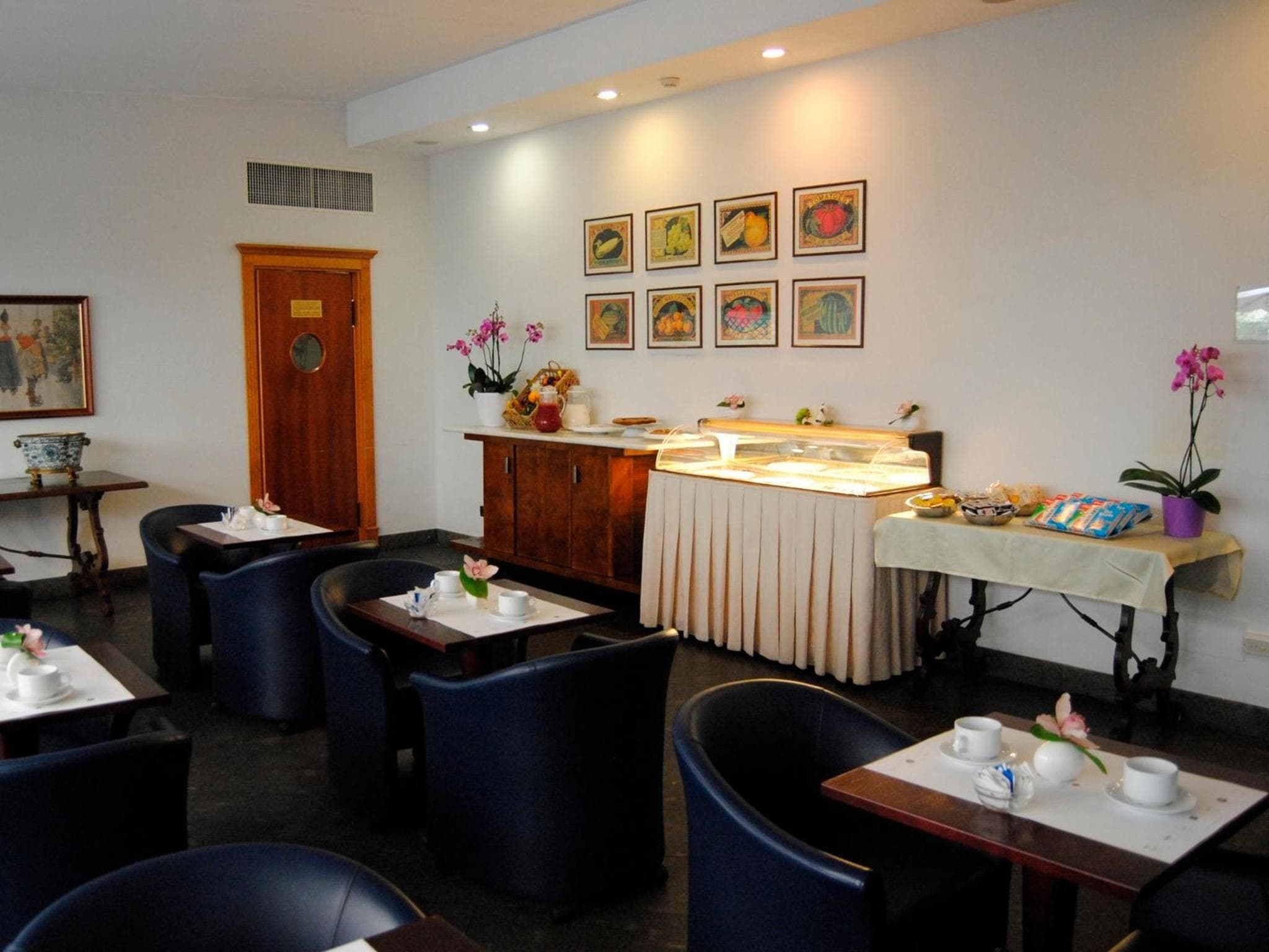 Hotel Diplomático — 16