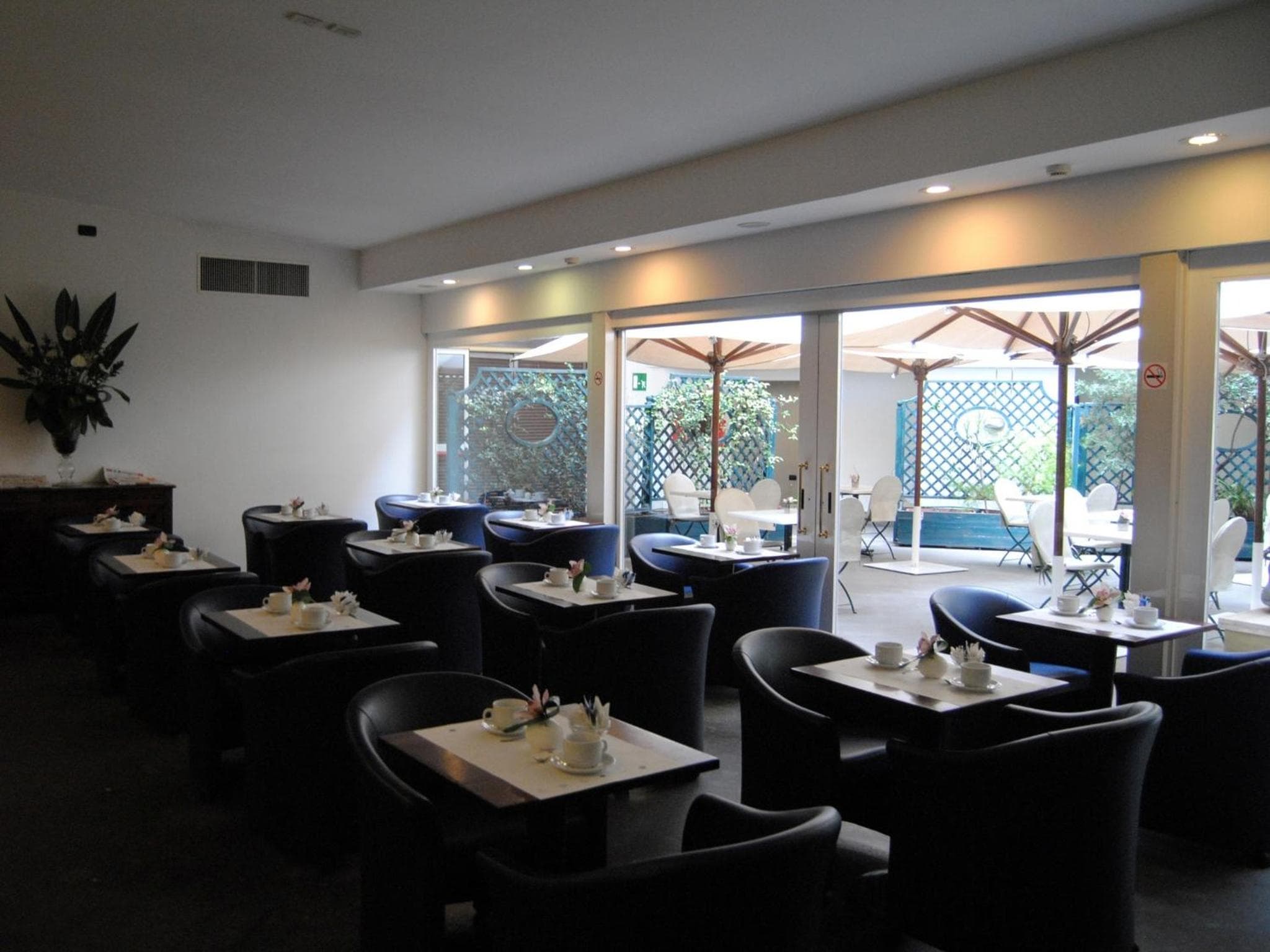 Hotel Diplomático — 13