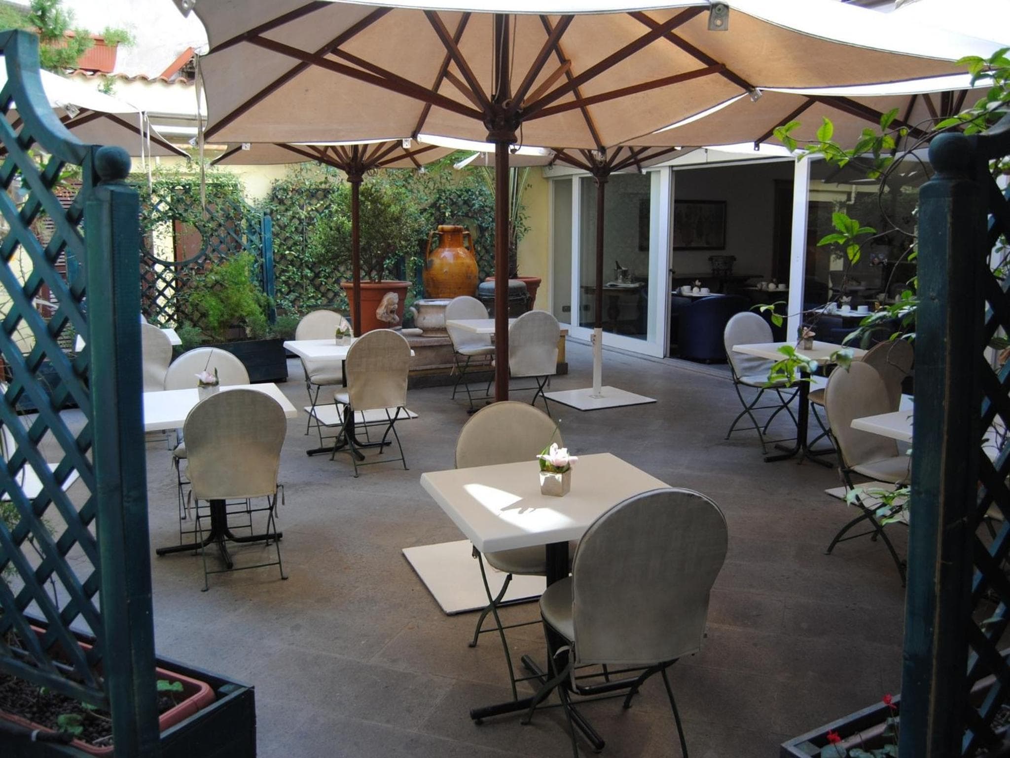 Hotel Diplomático — 17