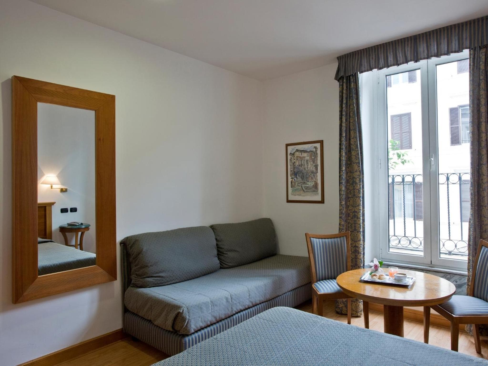 Hotel Diplomático — 25