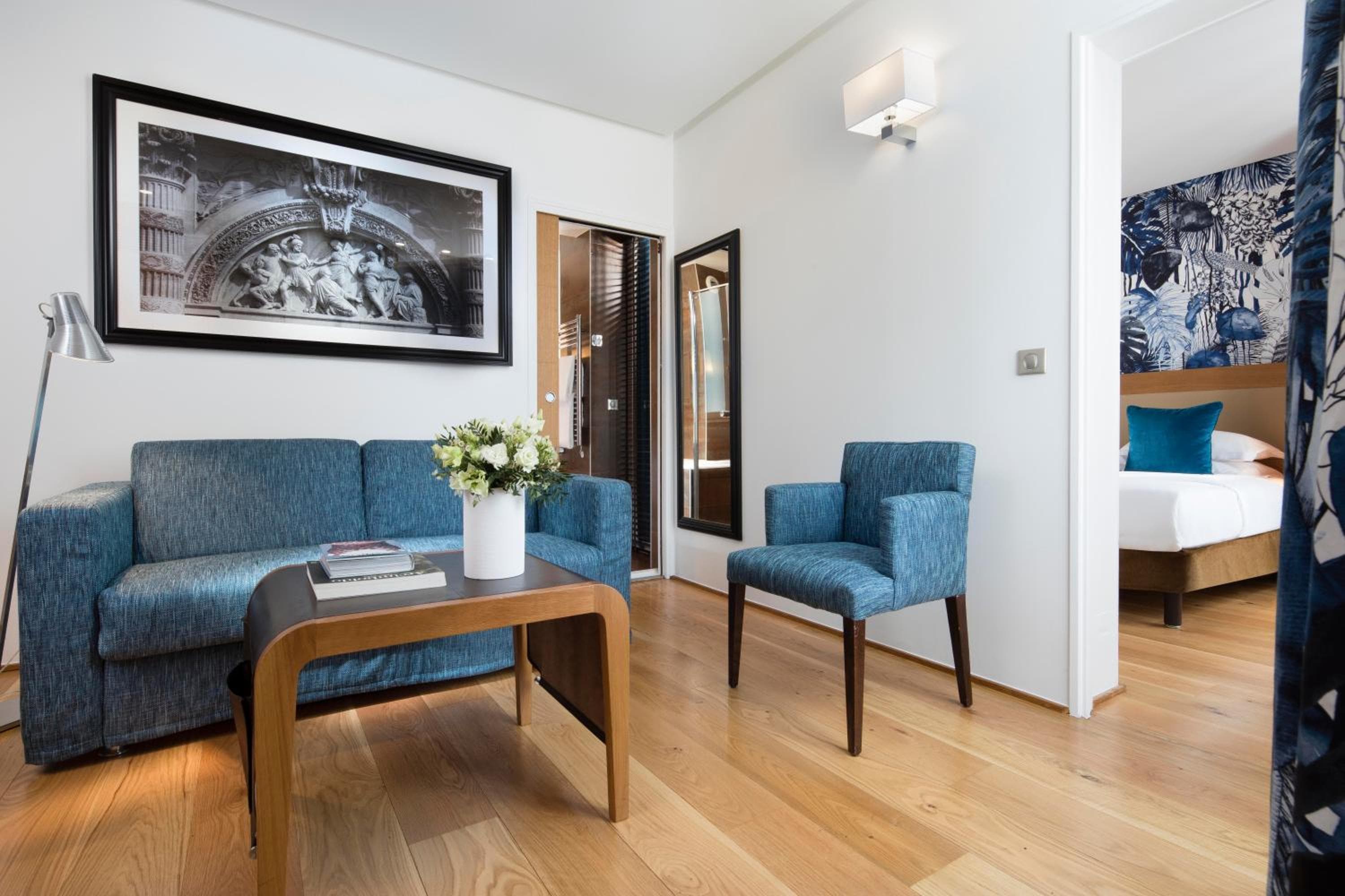 Hotel Le Six — 23