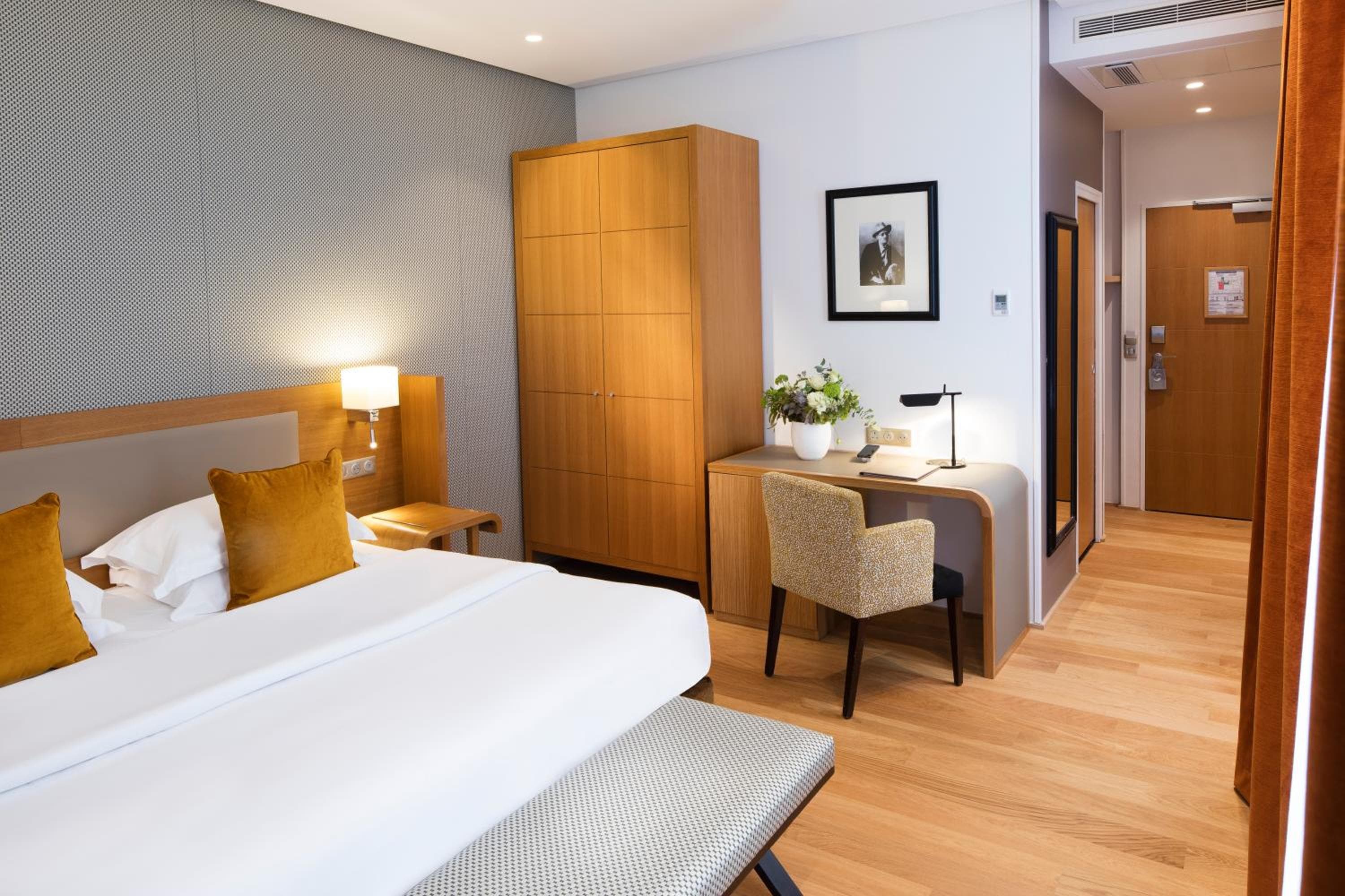Hotel Le Six — 21