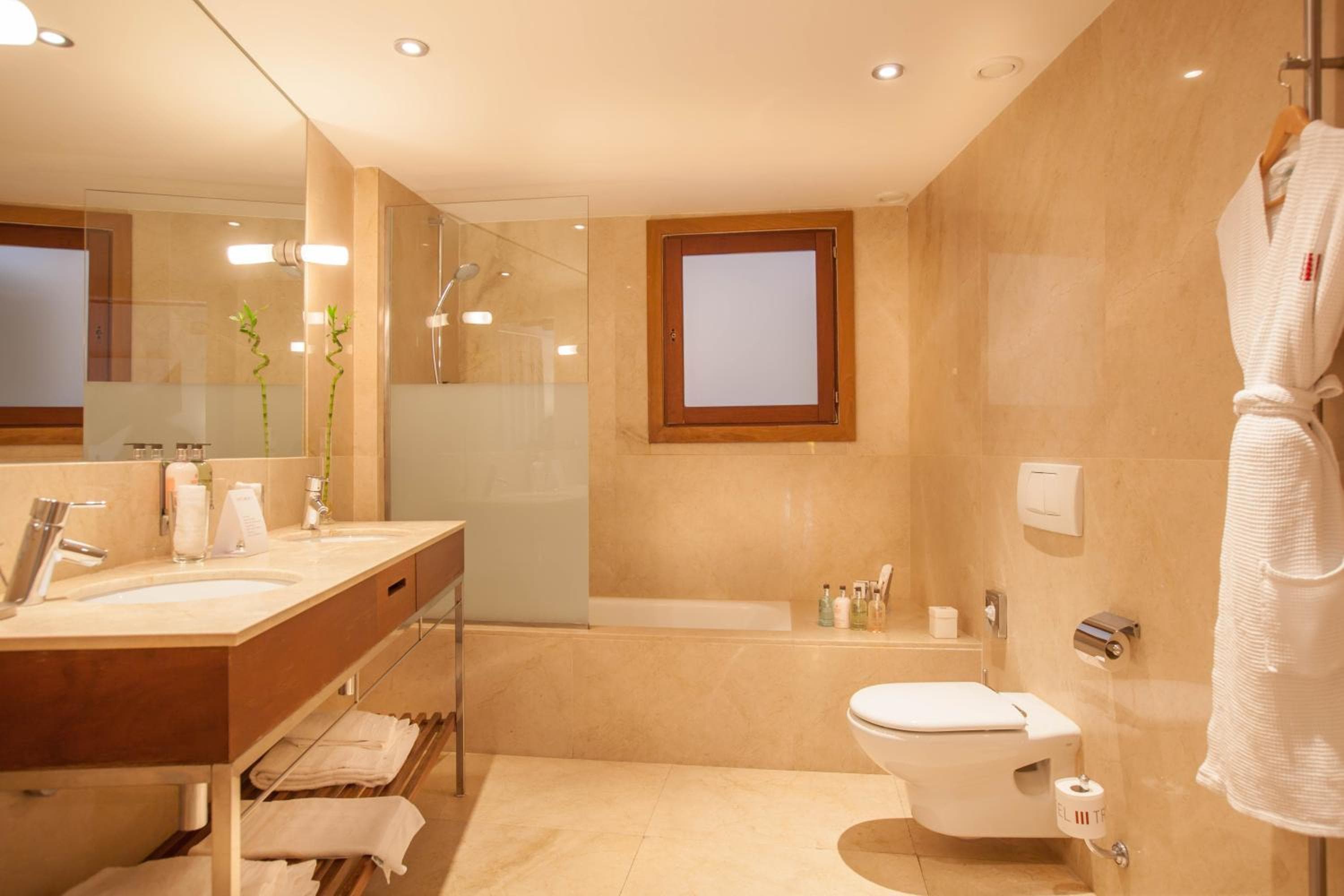 Petit Palace Hotel Tres — 13