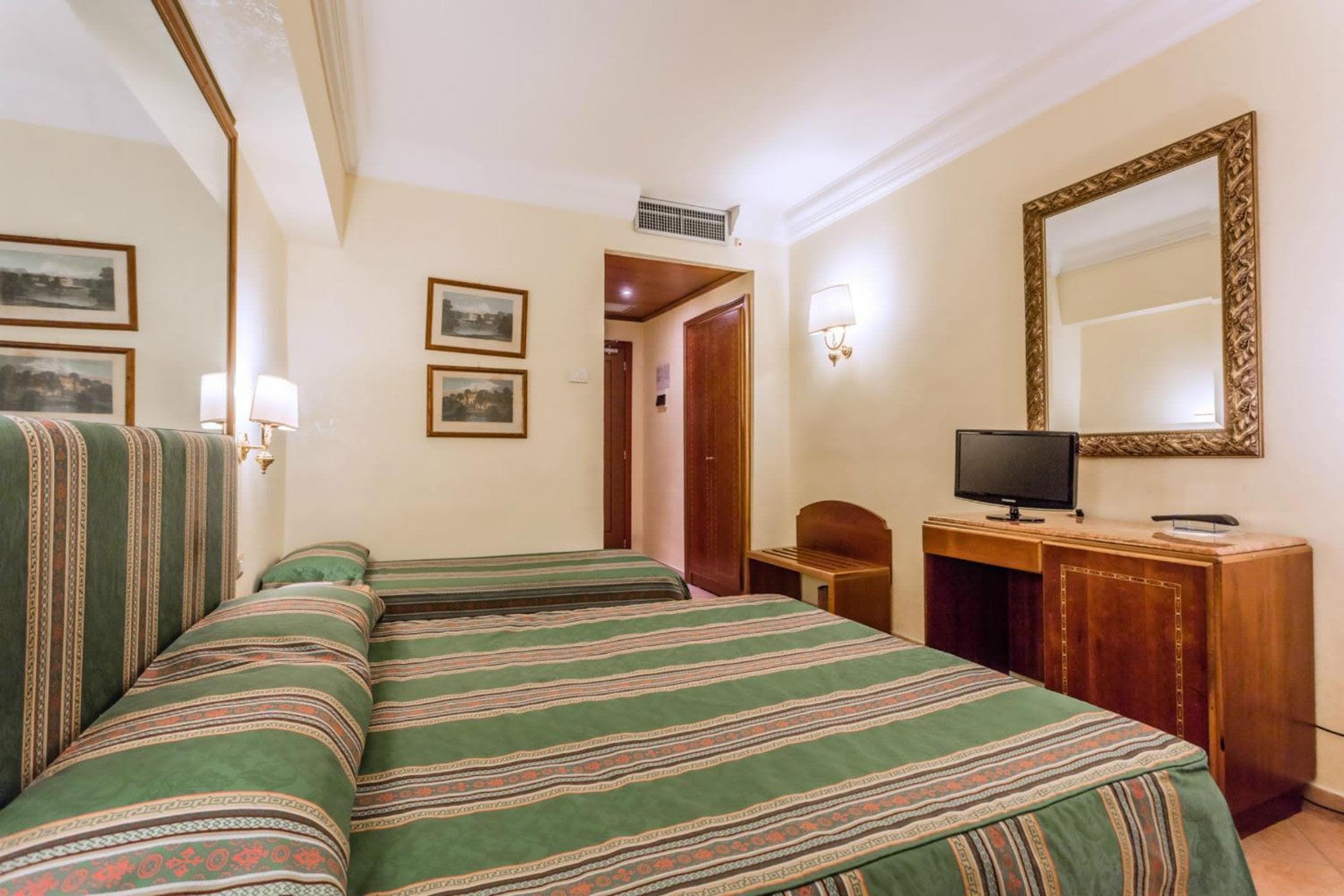 Raeli Hotel Siracusa — 2