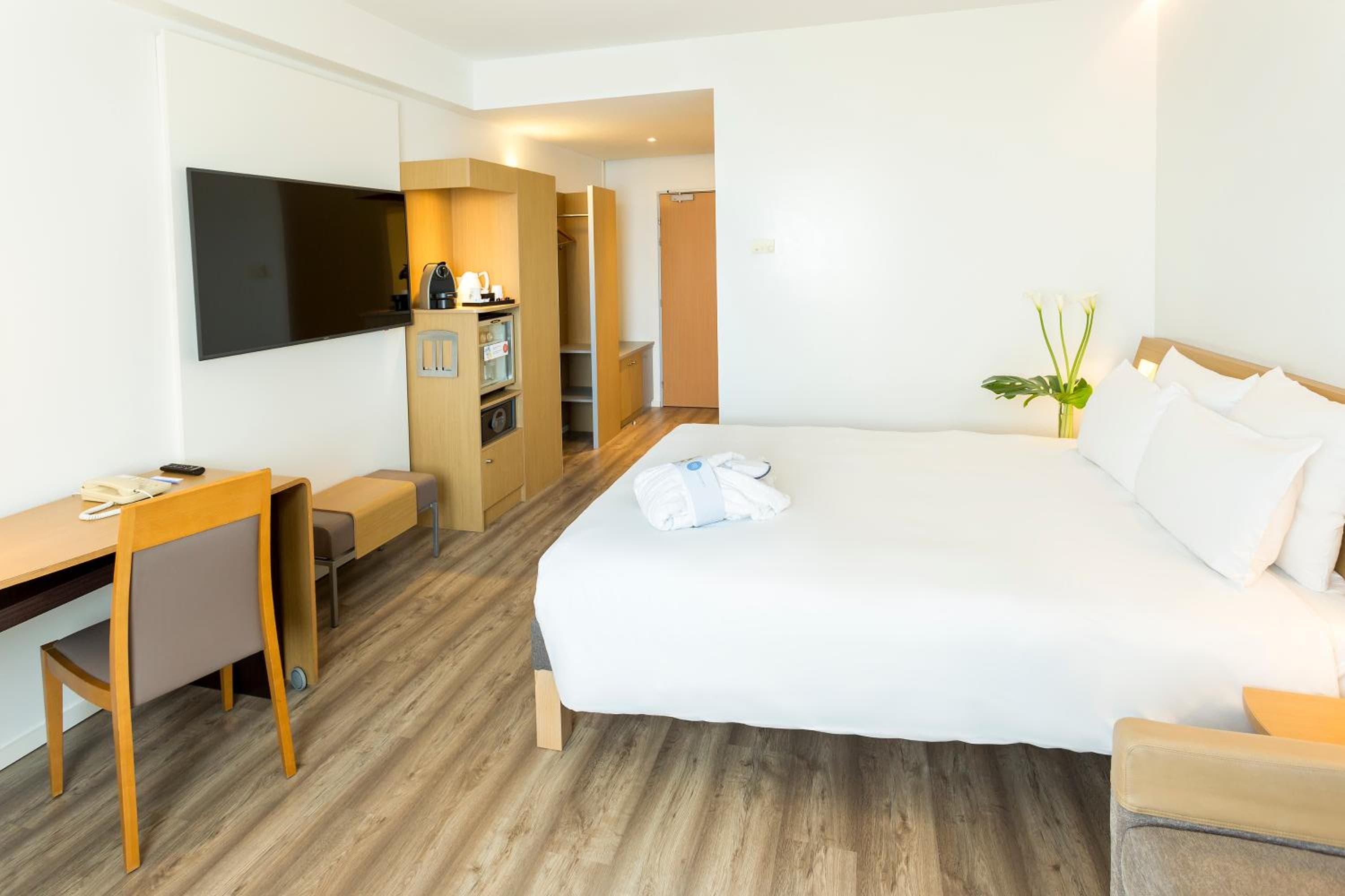 Novotel Sevilla — 15