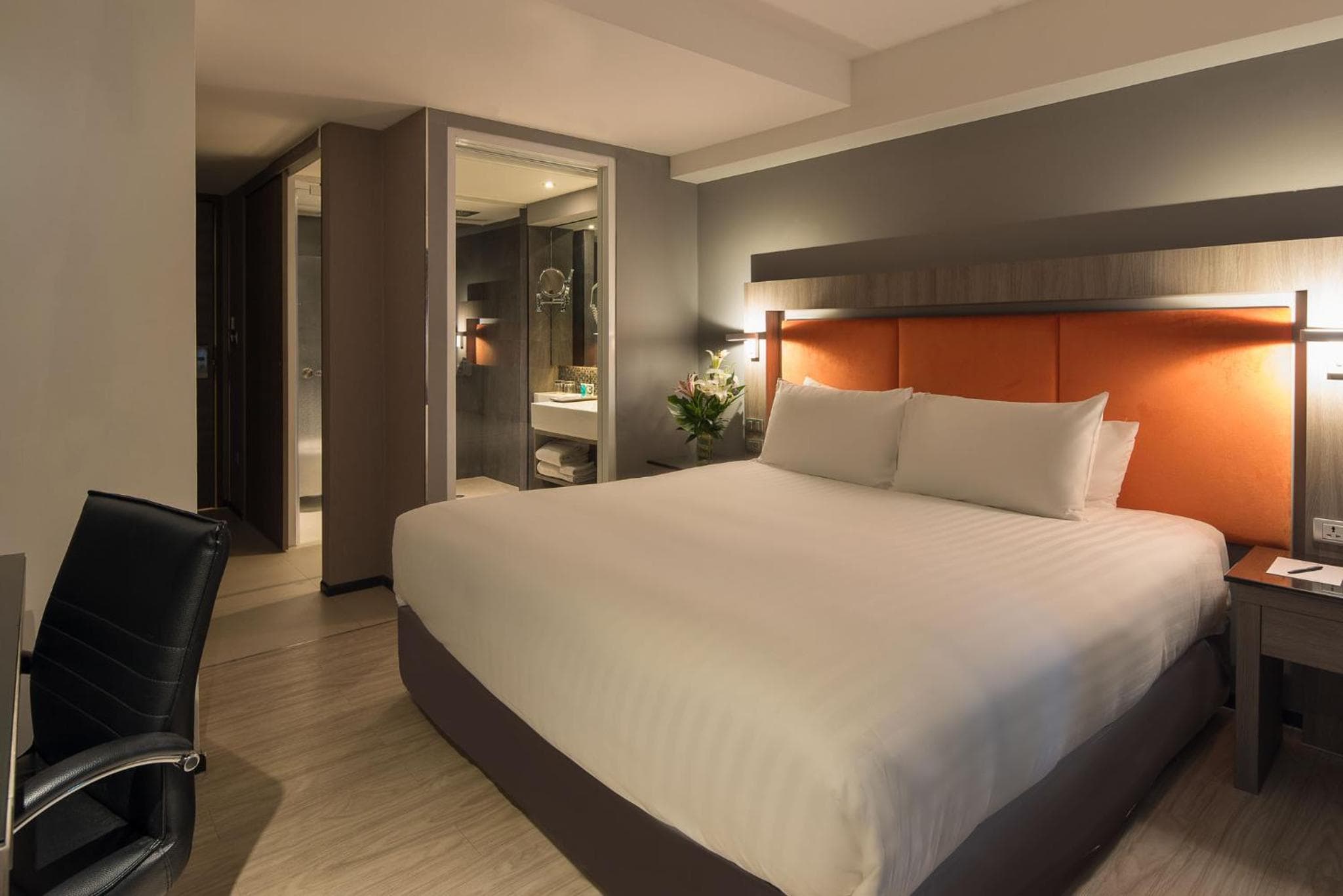 Grand 5 Hotel & Plaza Sukhumvit Bangkok — 12