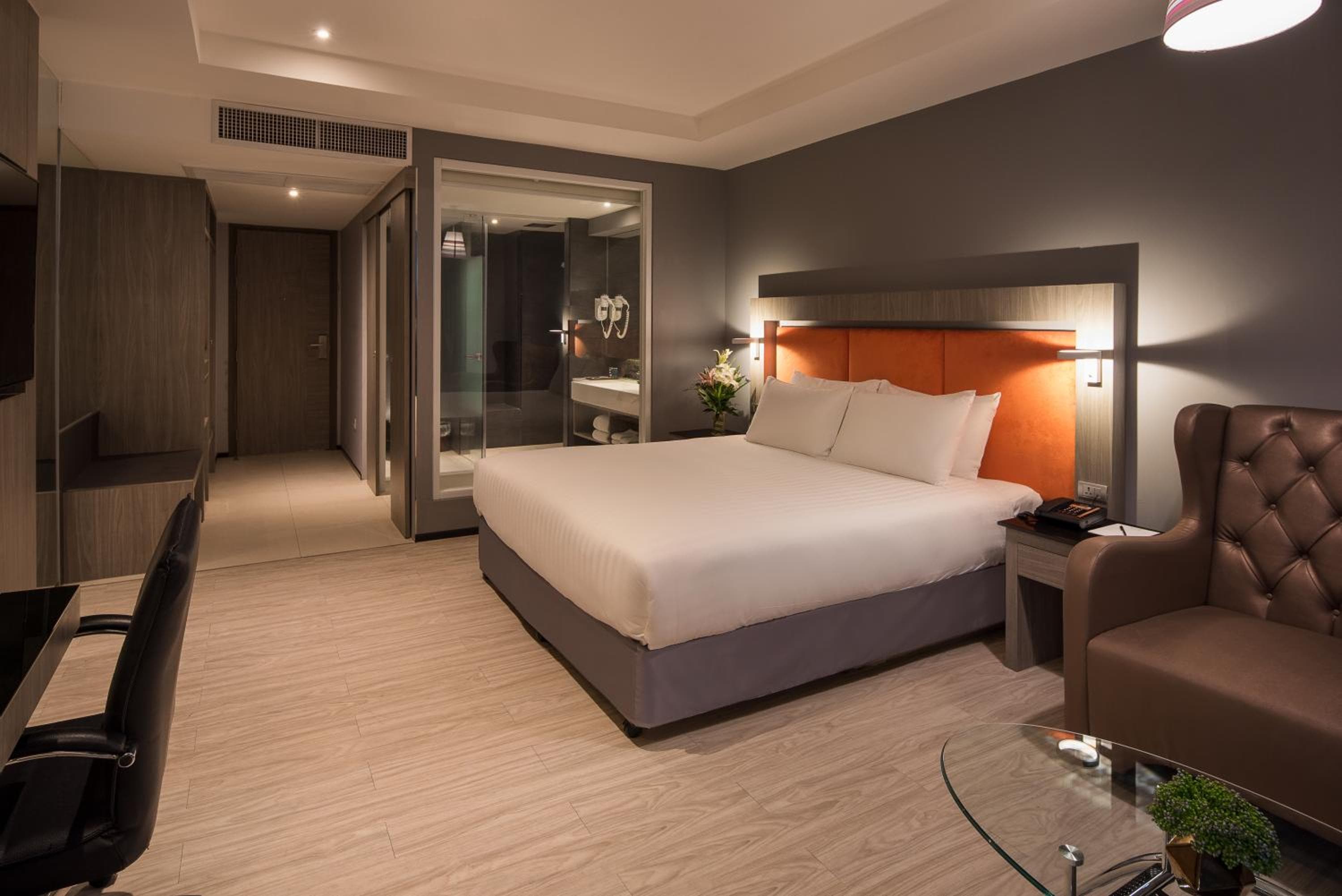 Grand 5 Hotel & Plaza Sukhumvit Bangkok — 24