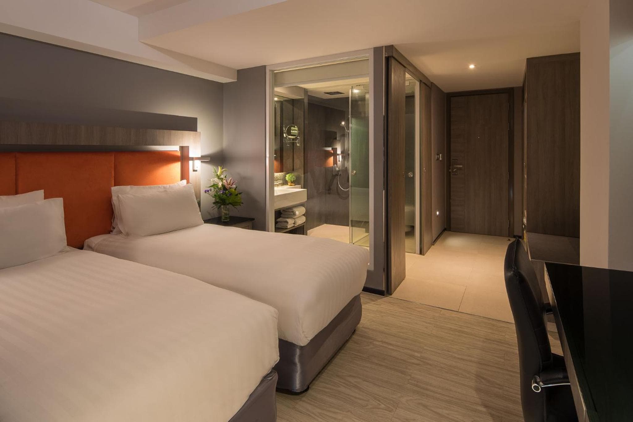 Grand 5 Hotel & Plaza Sukhumvit Bangkok — 19