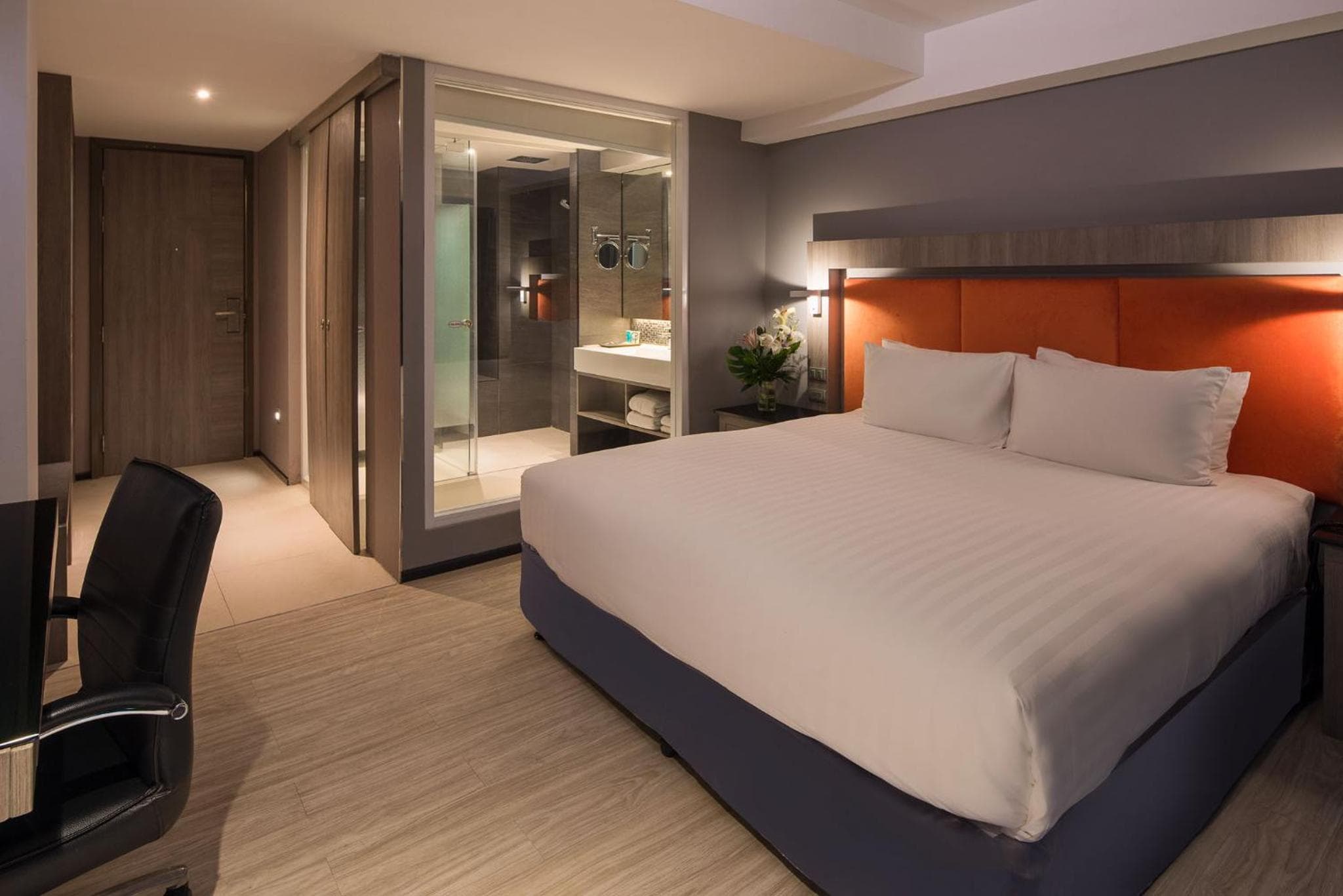 Grand 5 Hotel & Plaza Sukhumvit Bangkok — 20