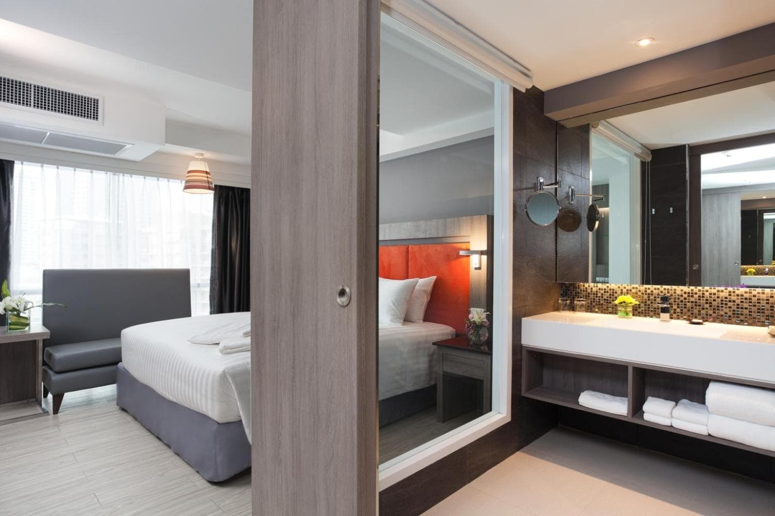 Grand 5 Hotel & Plaza Sukhumvit Bangkok — 7