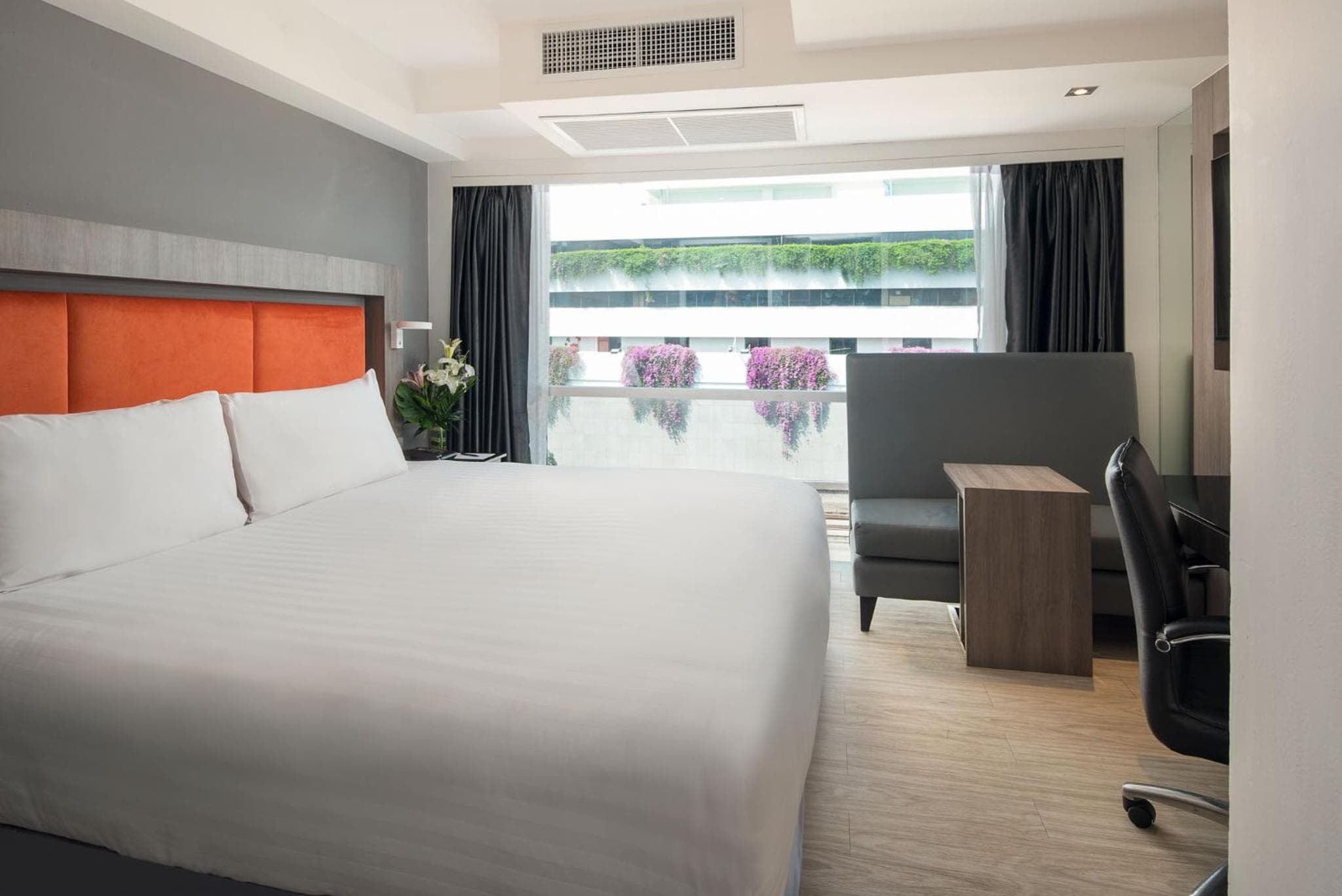 Grand 5 Hotel & Plaza Sukhumvit Bangkok — 5