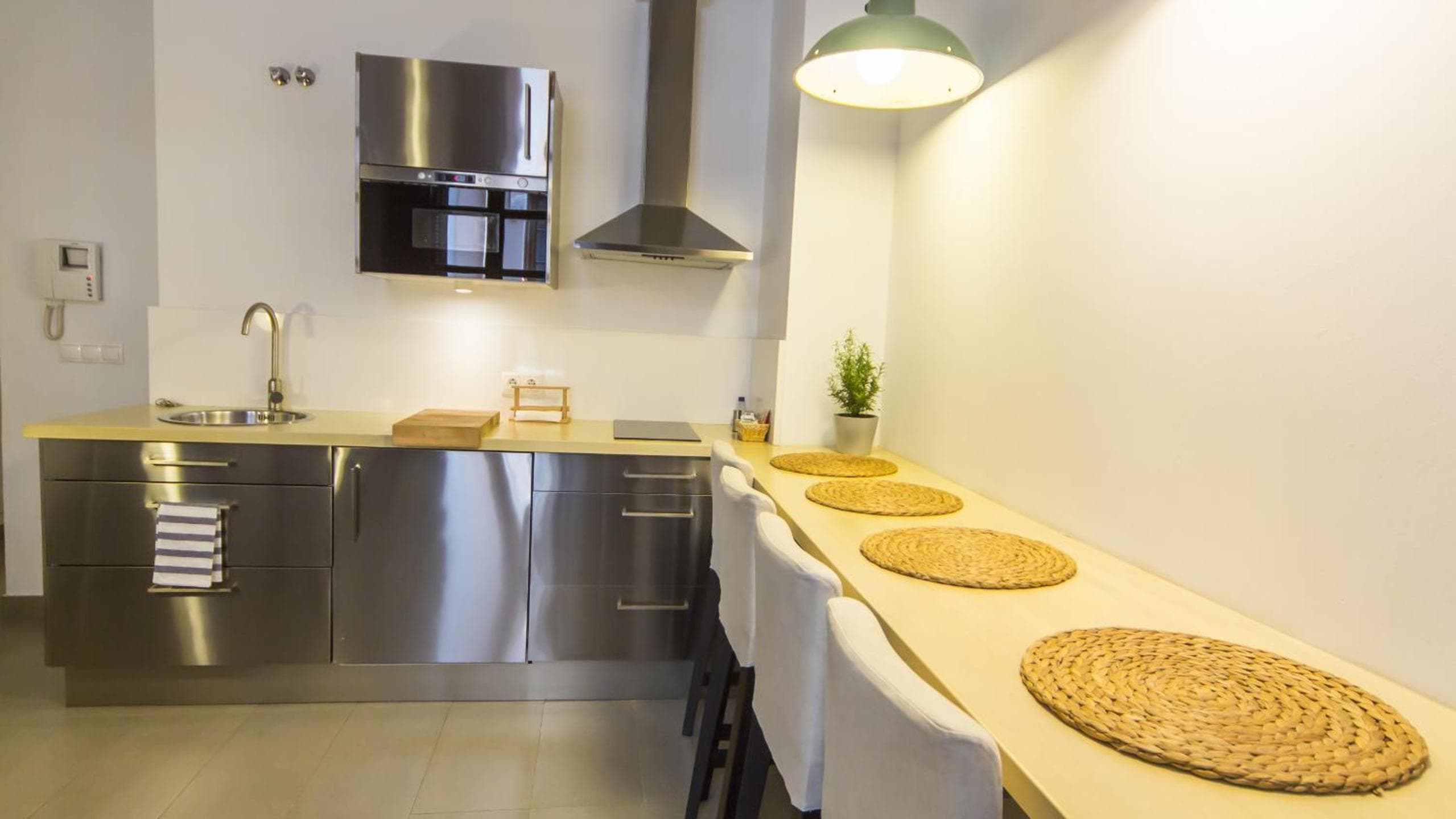 Apartamentos Málaga Picasso — 2