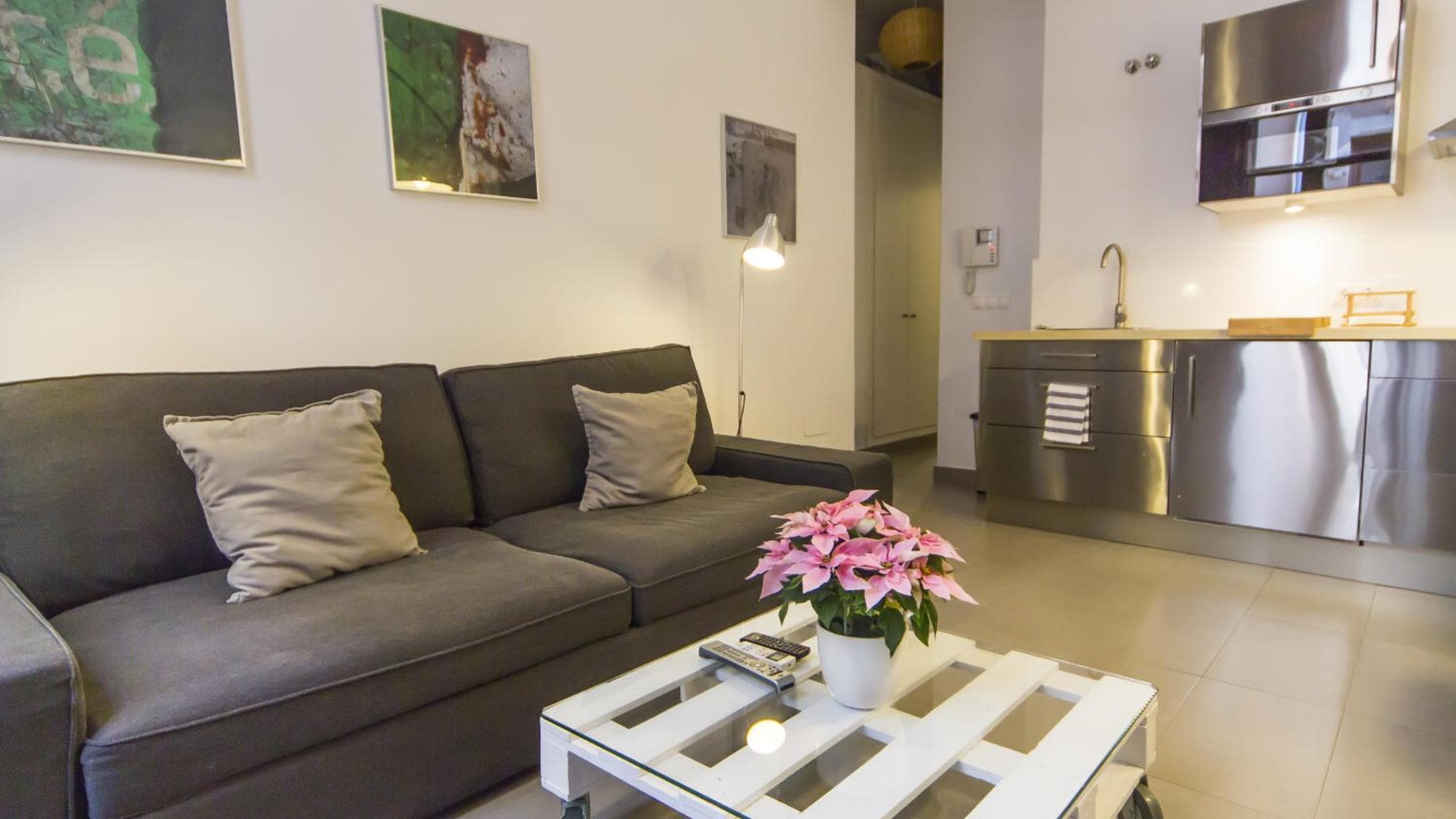 Apartamentos Málaga Picasso — 11