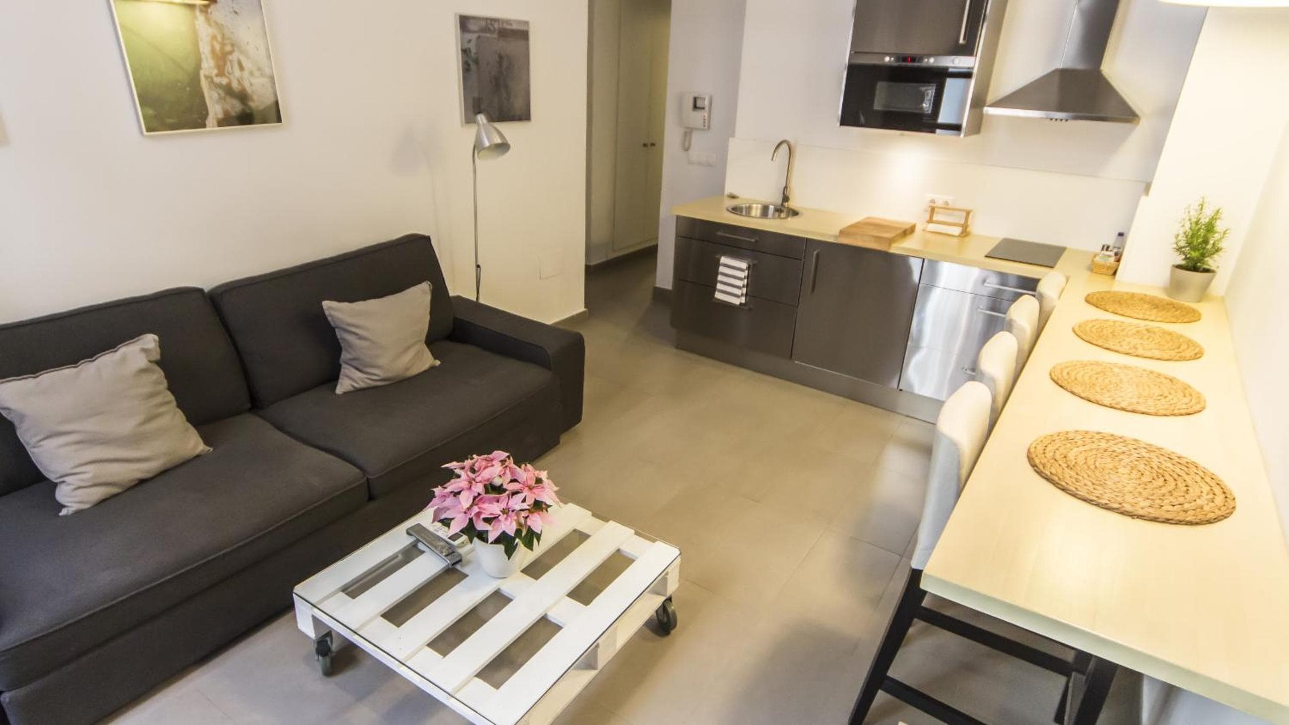 Apartamentos Málaga Picasso — 12