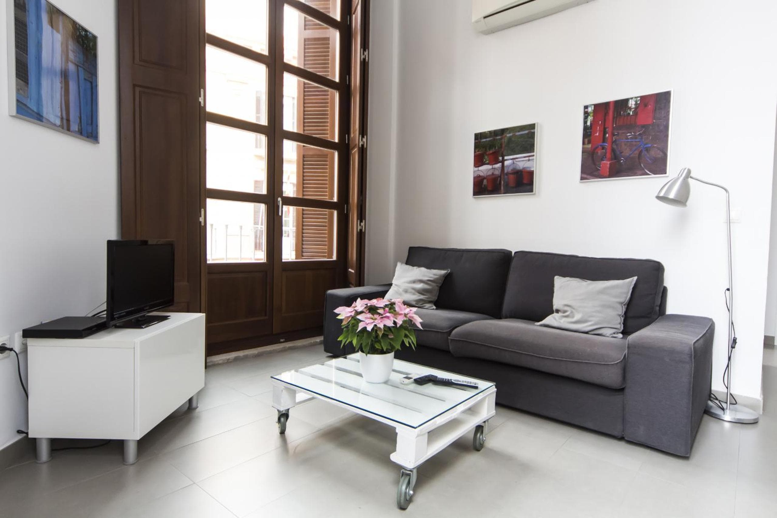 Apartamentos Málaga Picasso — 8