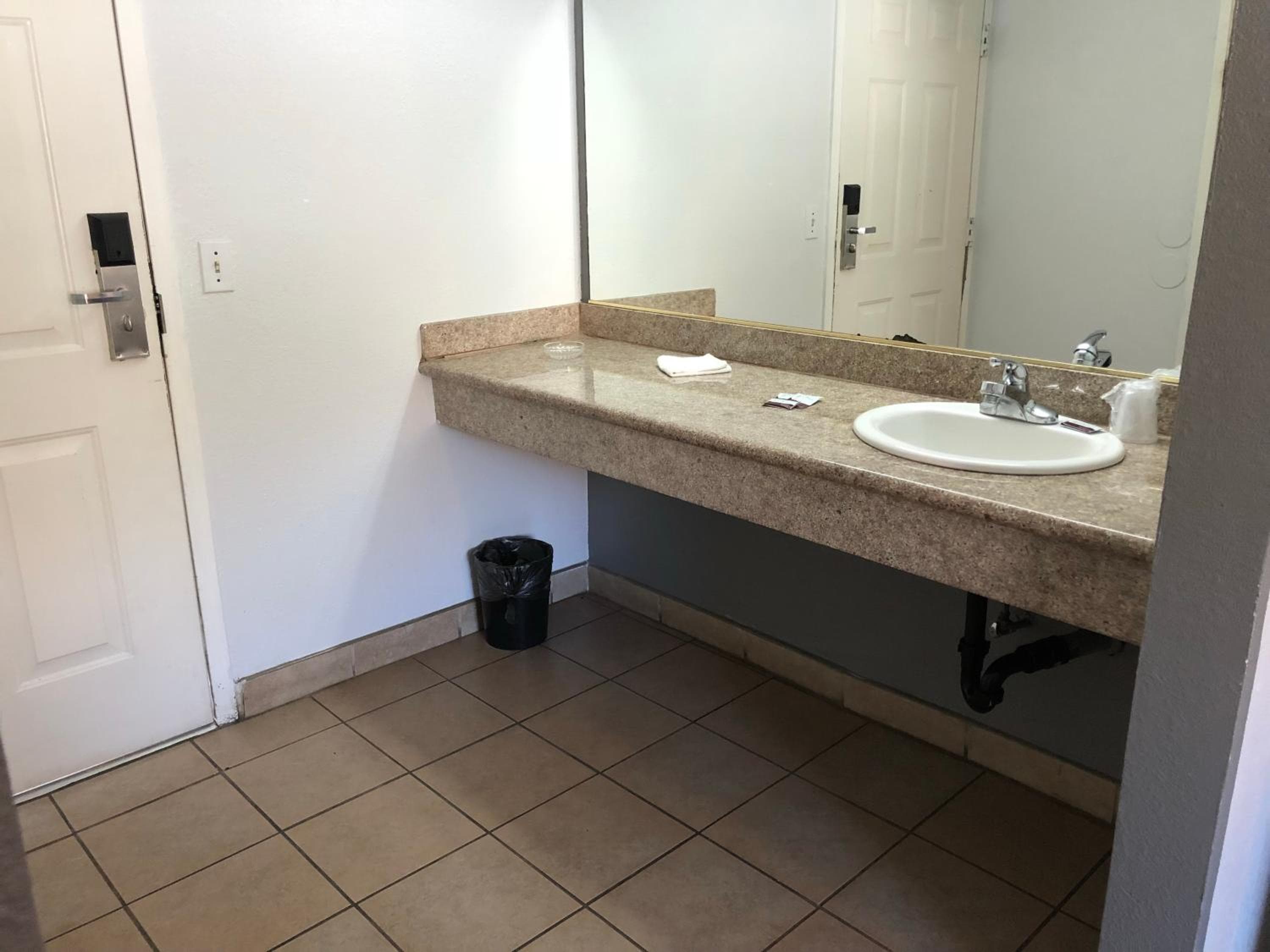 Starlight Inn, Valley Blvd - Innenstadt LA — 13