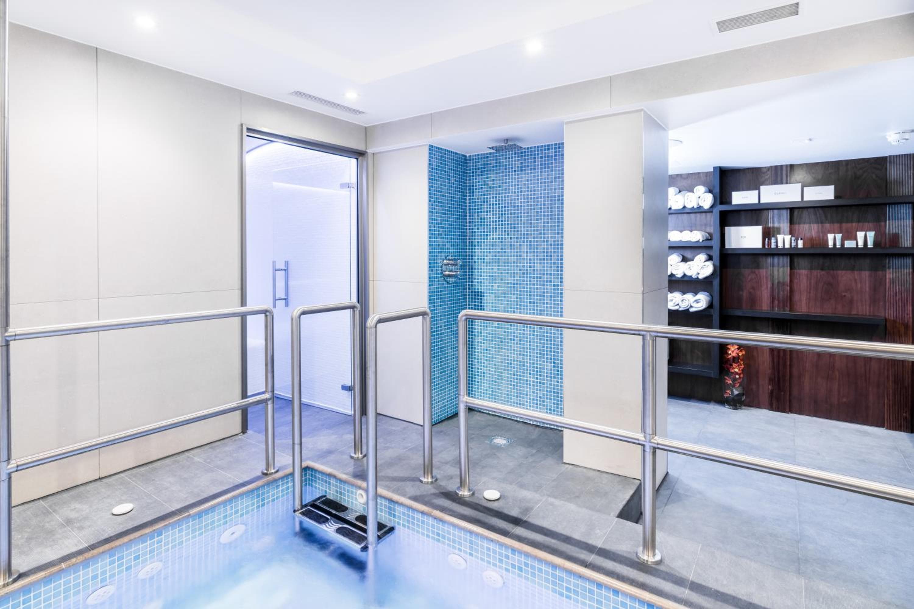Montcalm Chilworth Townhouse — 24