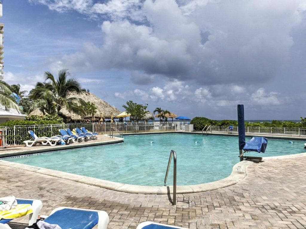 Oceanview on SAND located in Ocean Manor Resort Fort Lauderdale Beach 2 bed 2 bath spacious corner unit partial ocean view — 2