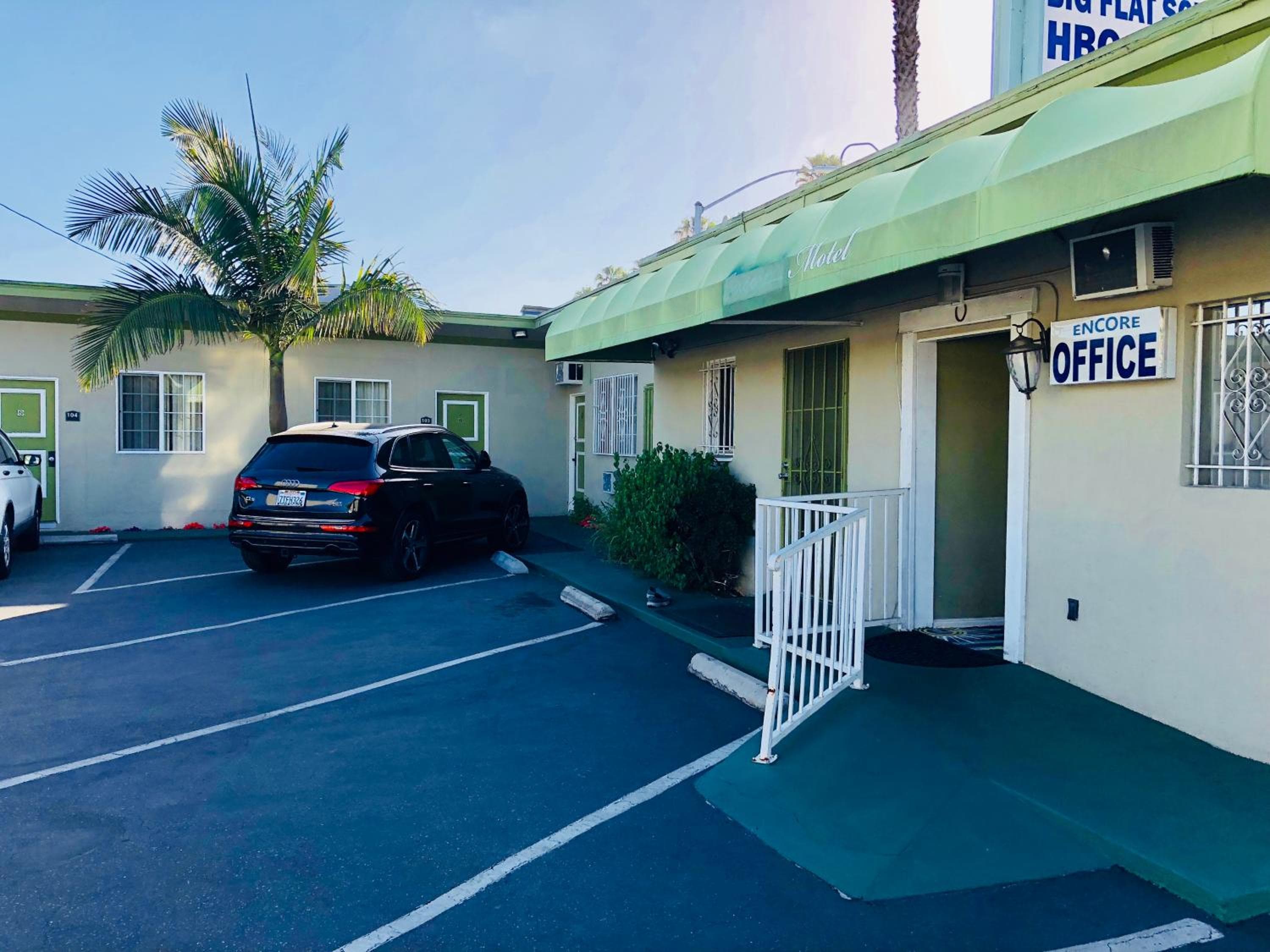 Motel Encore — 4