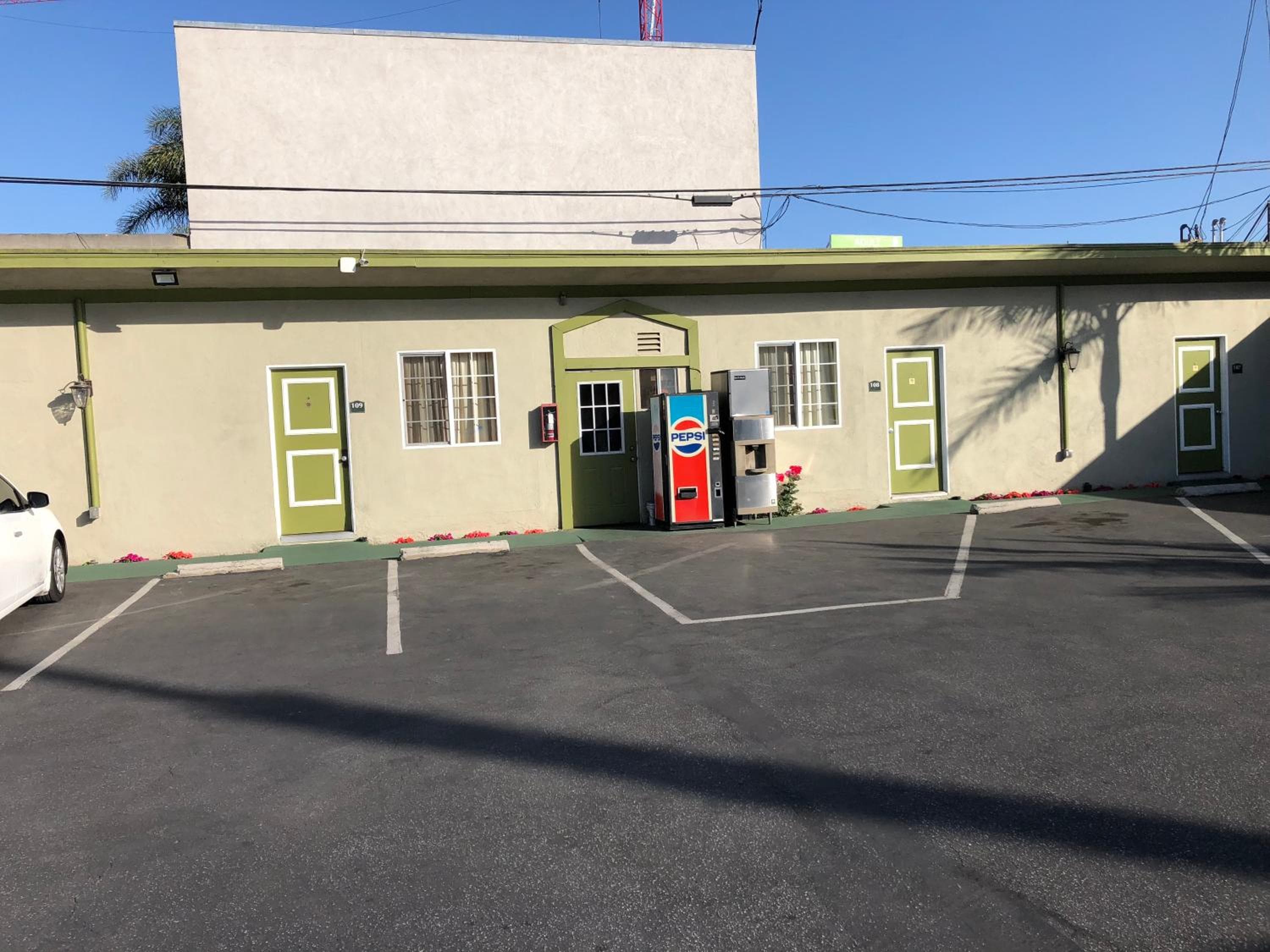Encore Motel Near Marina Del Rey, Culver City & Venice — 21
