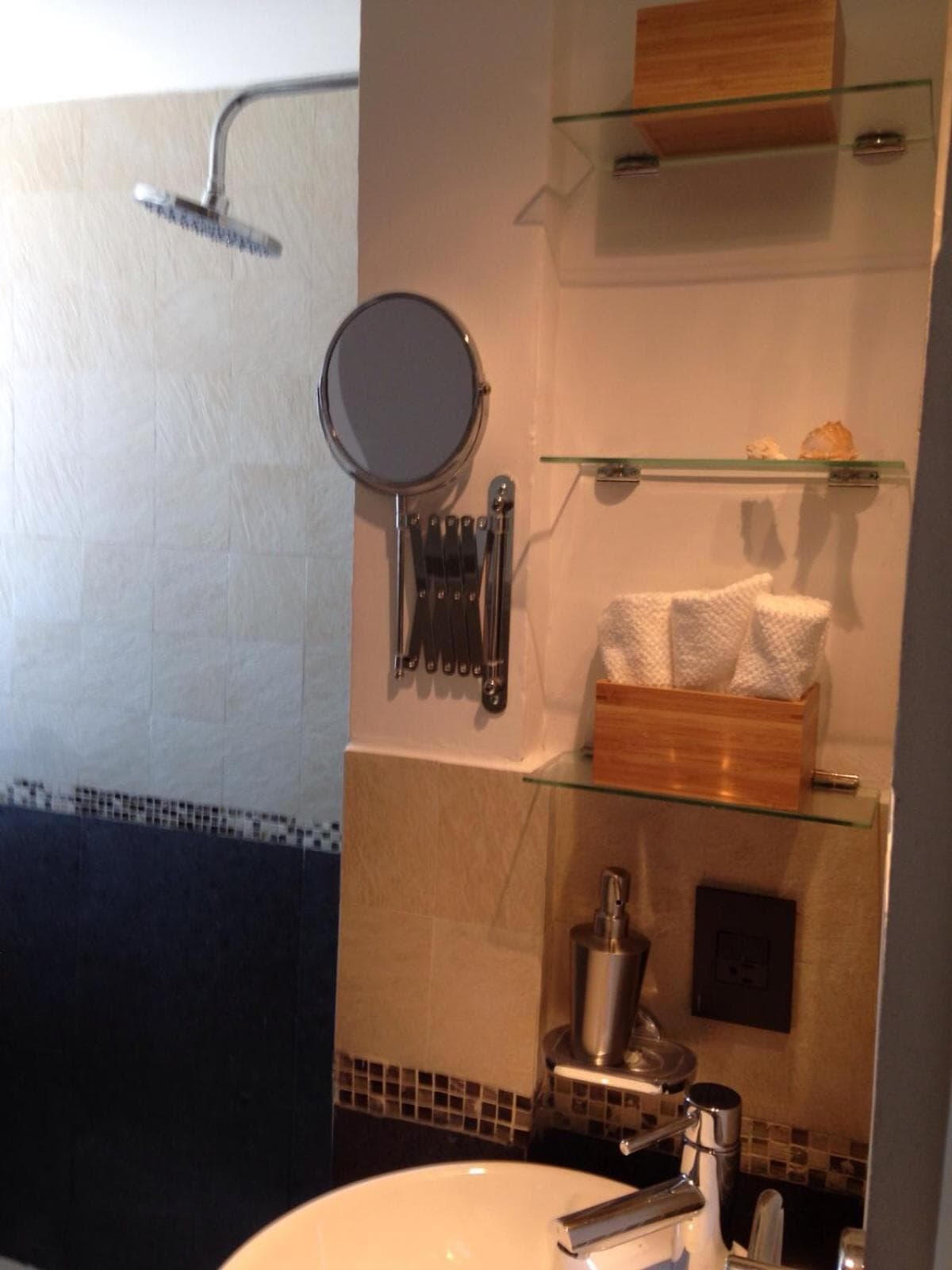 Acogedor y moderno — 22